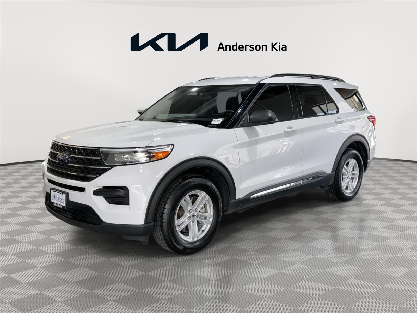 2023 Ford Explorer XLT 4WD's photo
