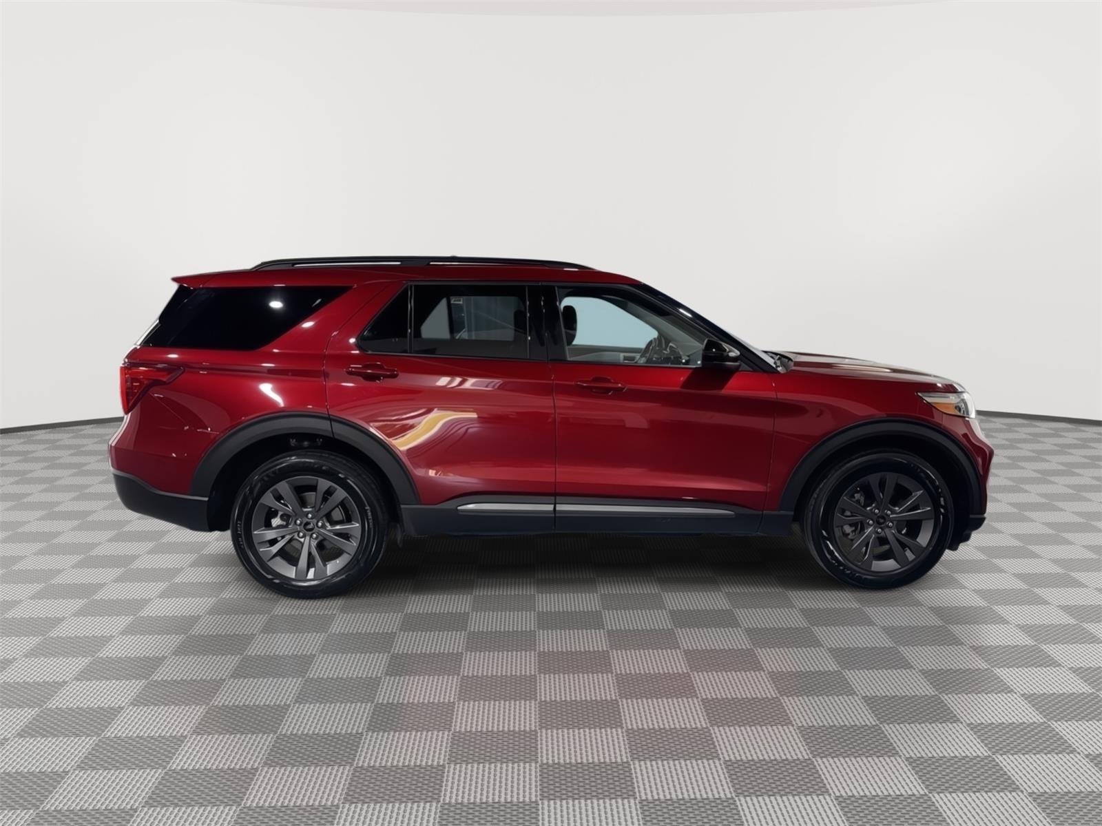 Vehicle photo 6