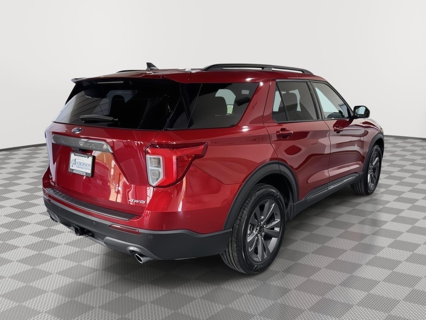 Vehicle photo 7