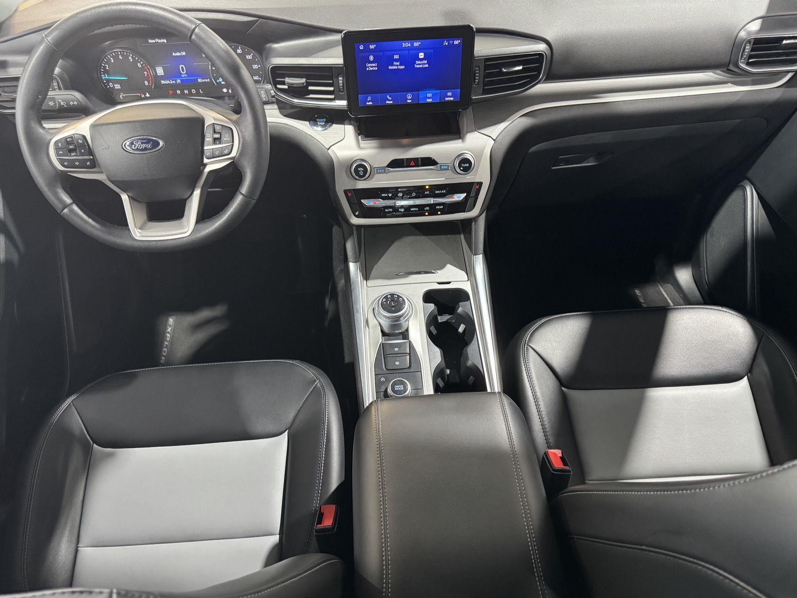 Vehicle photo 10