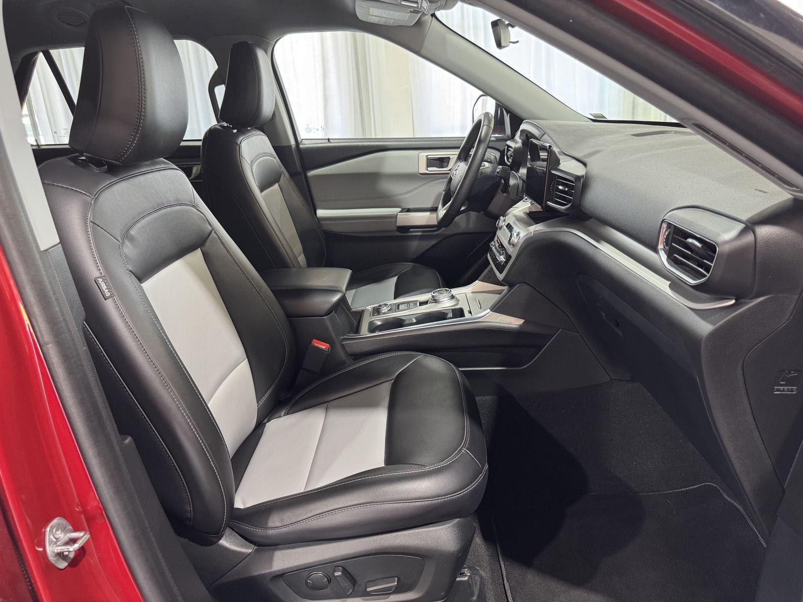 Vehicle photo 18