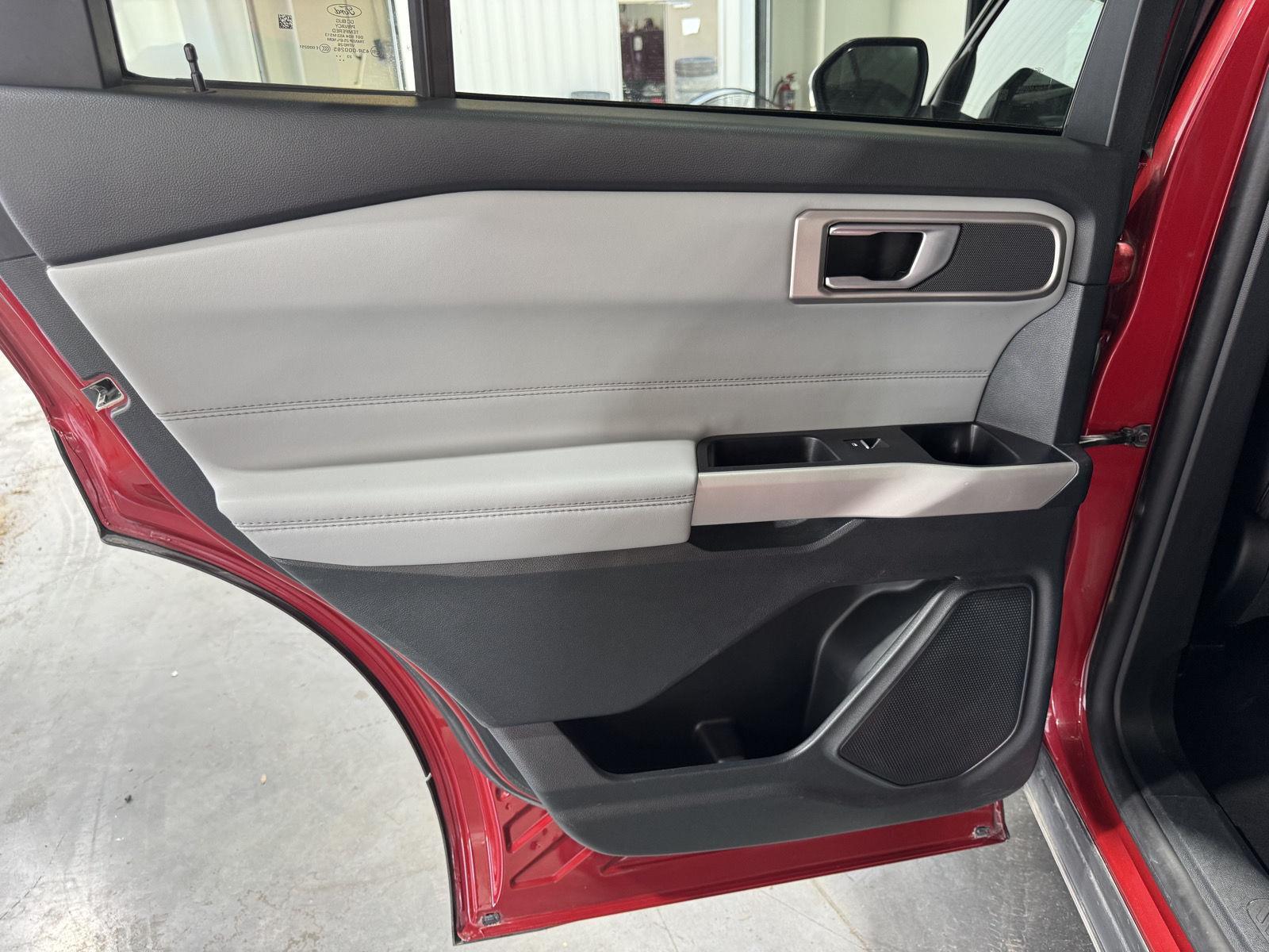 Vehicle photo 22