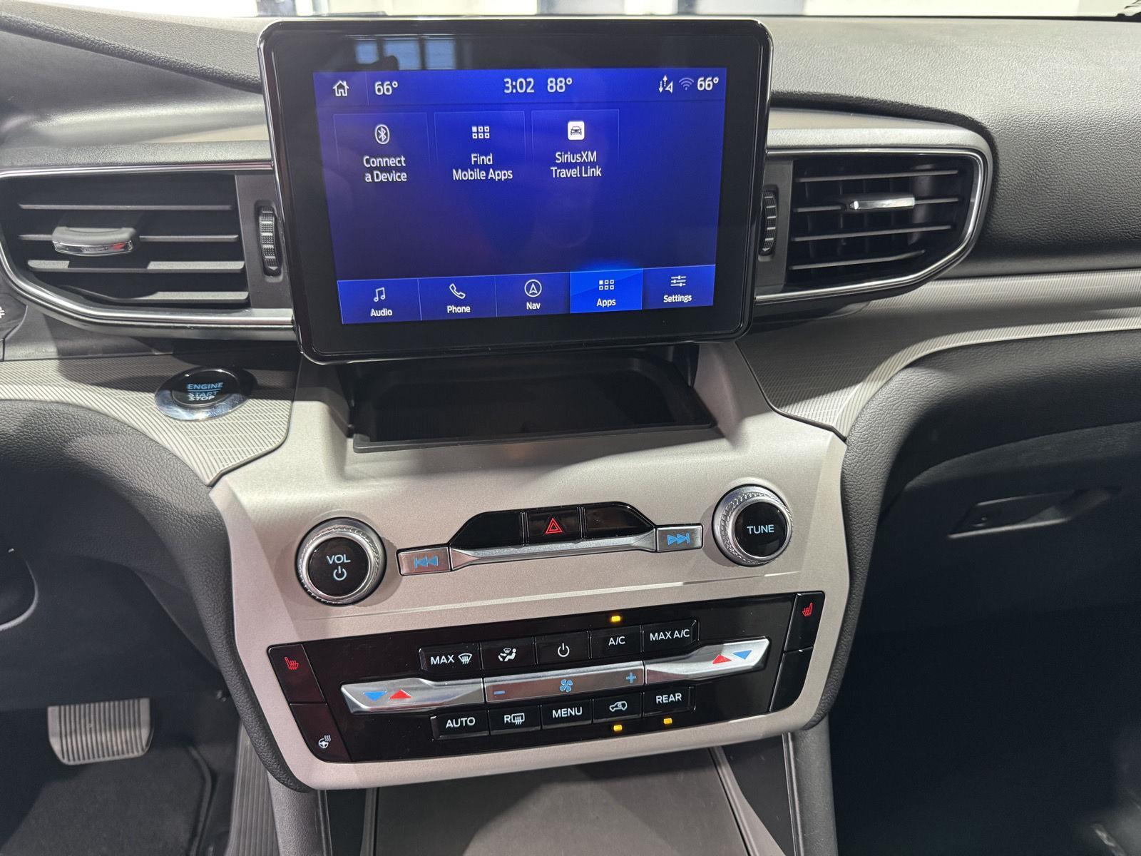 Vehicle photo 25