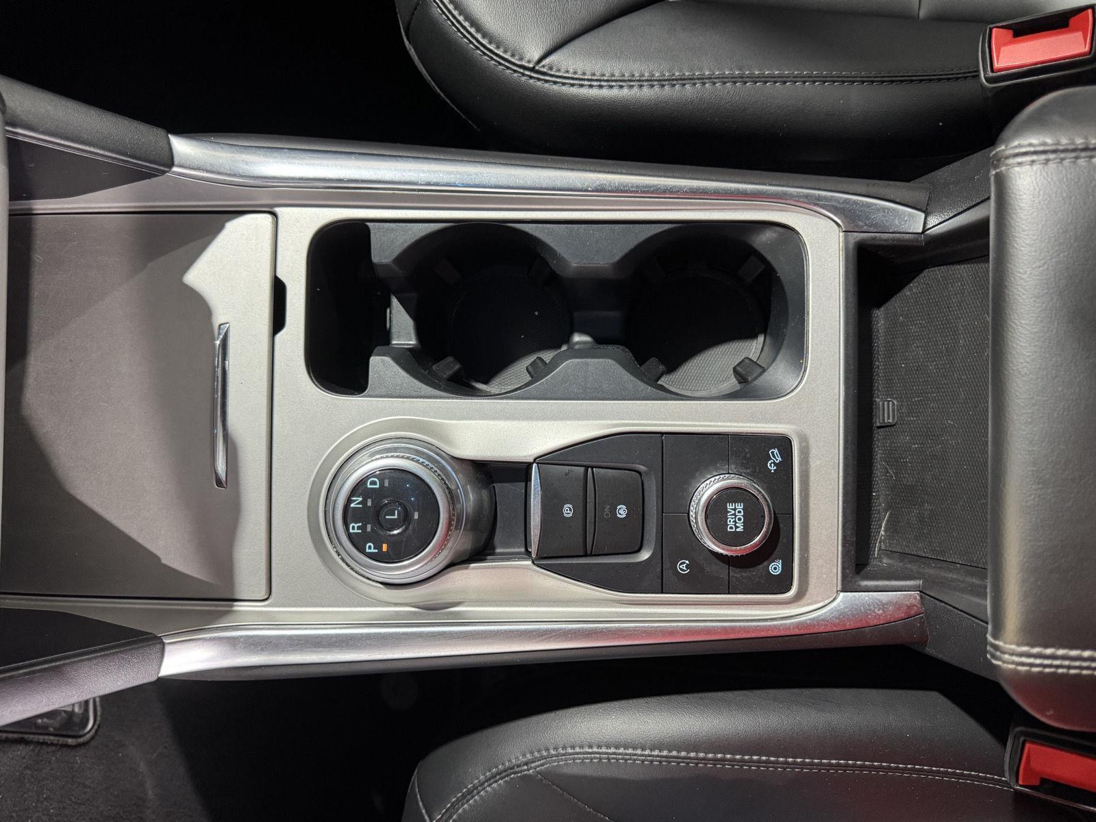 Vehicle photo 26