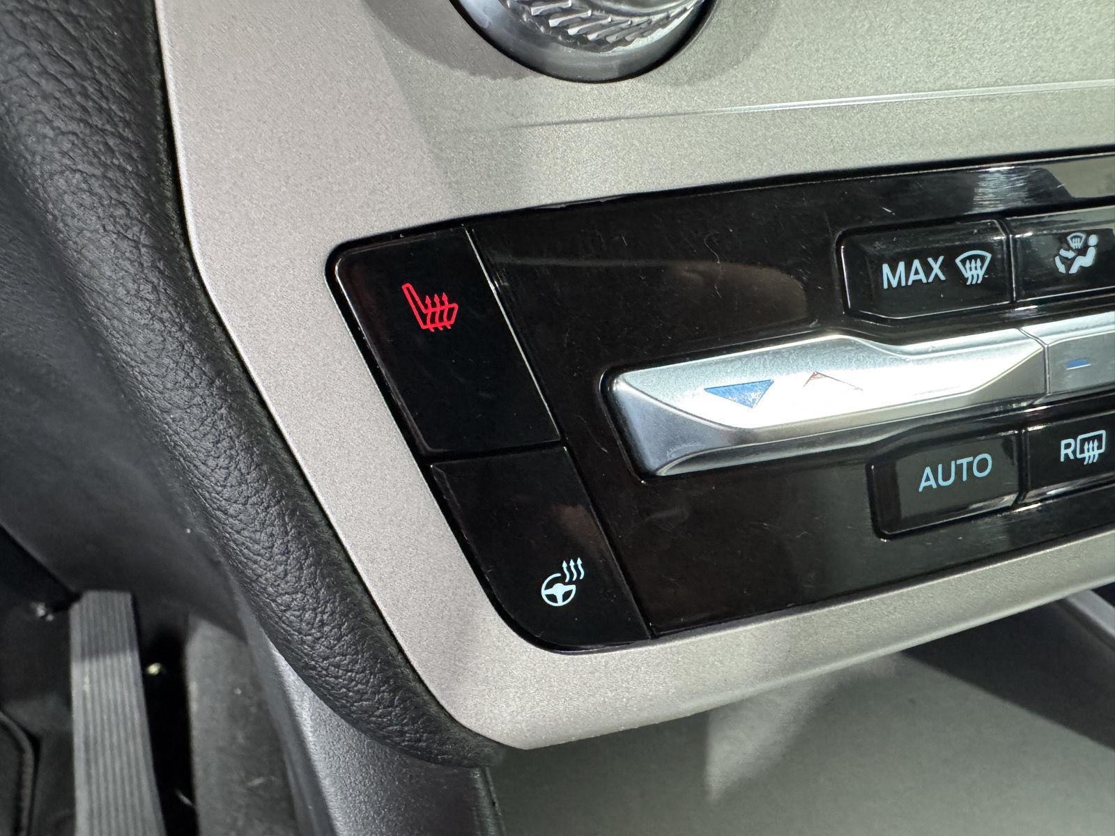 Vehicle photo 29