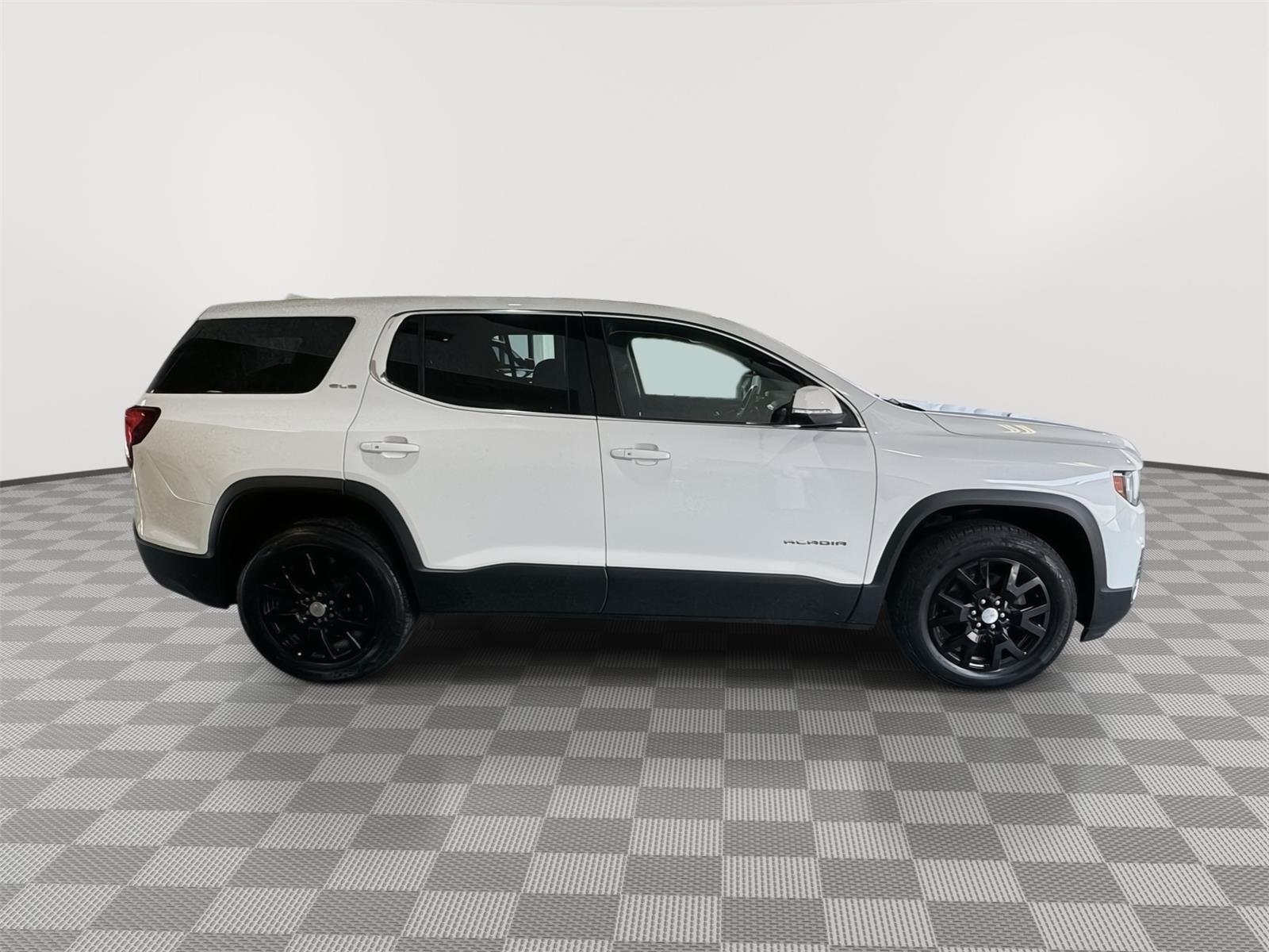 Vehicle photo 6
