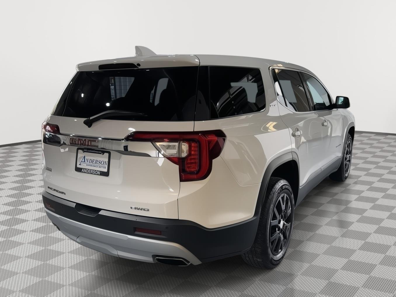 Vehicle photo 7