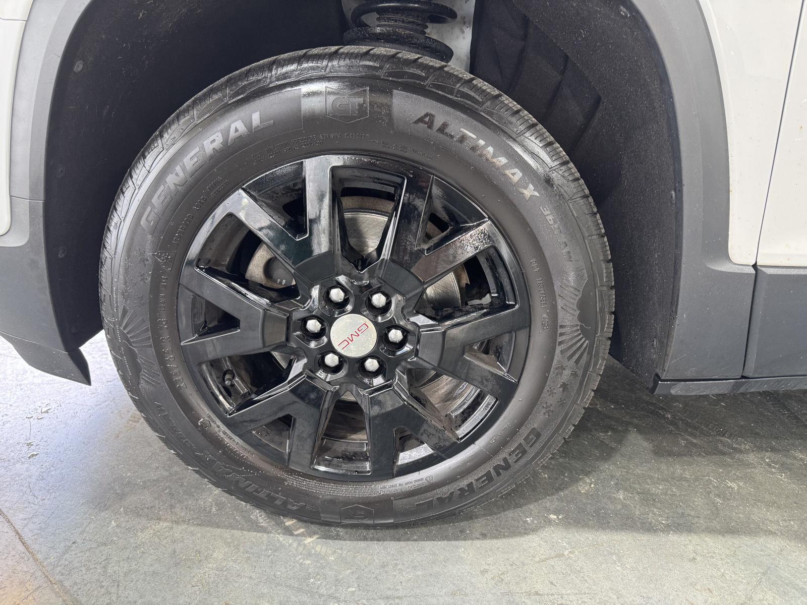 Vehicle photo 10