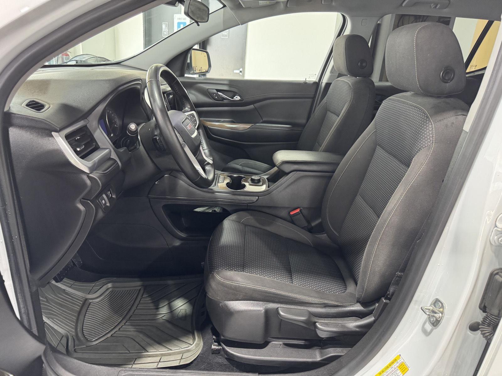 Vehicle photo 17