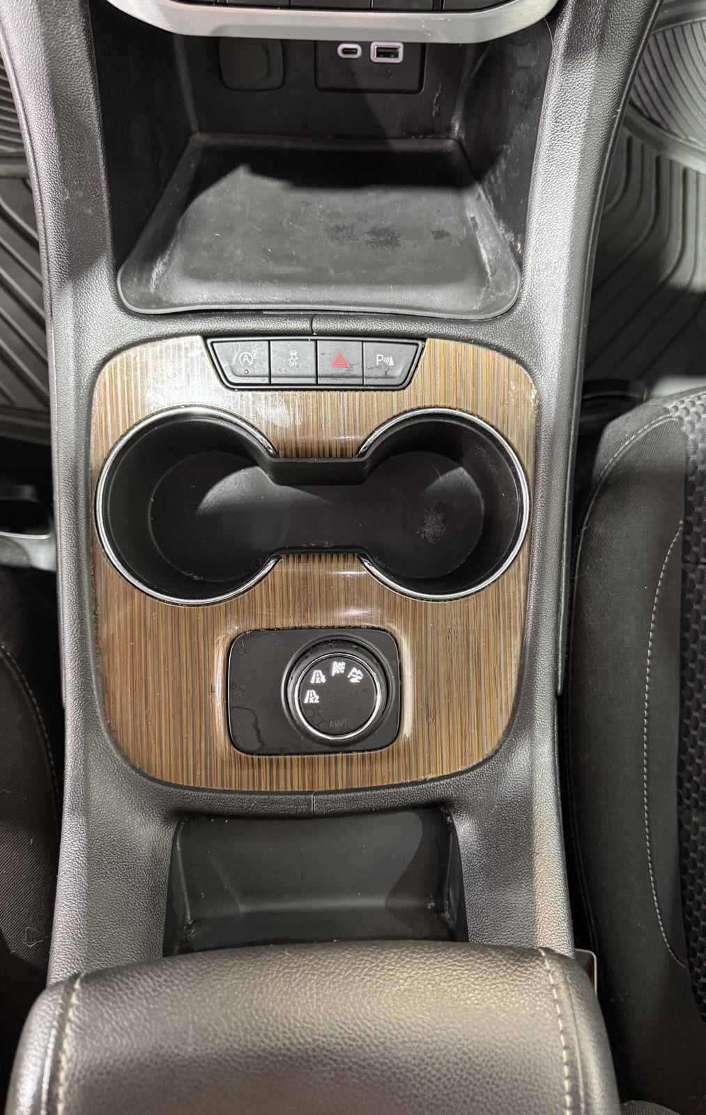 Vehicle photo 30