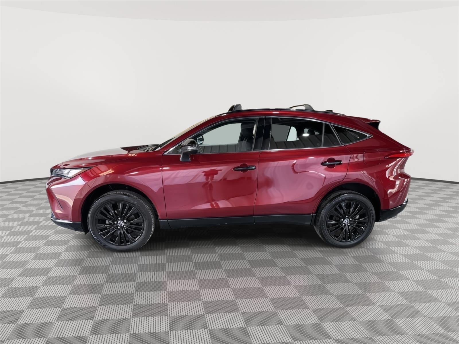 Vehicle photo 2