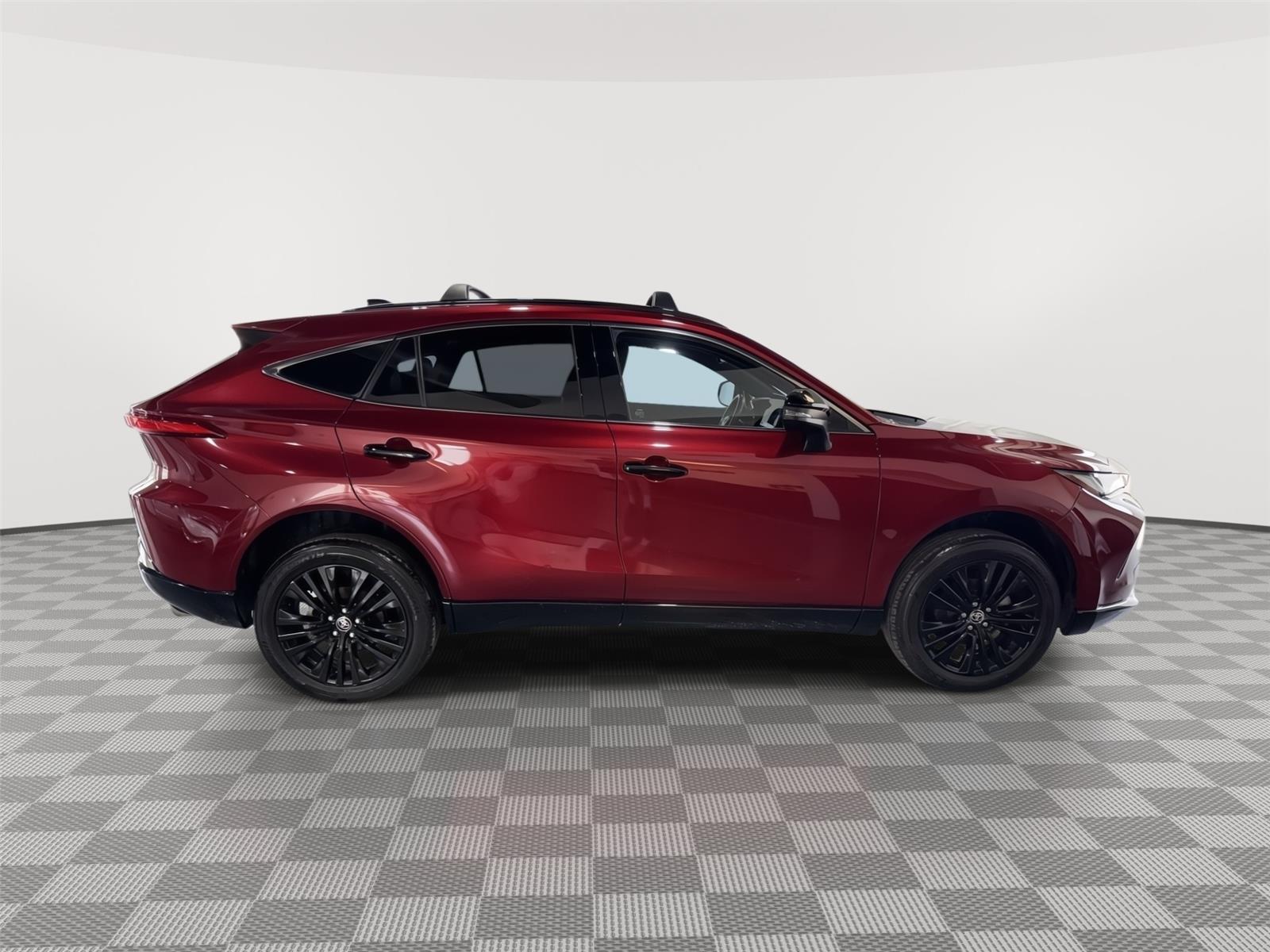 Vehicle photo 6