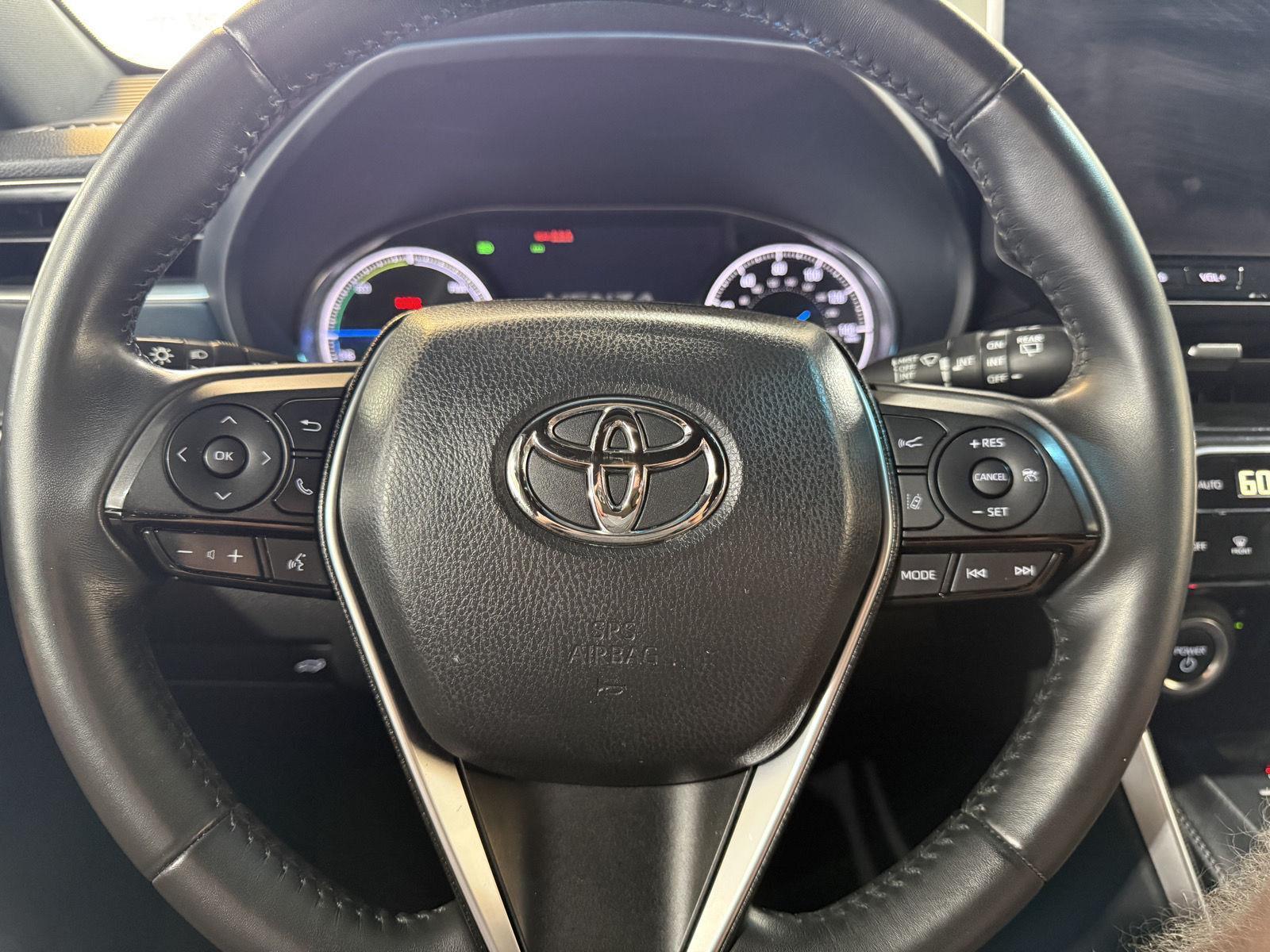 Vehicle photo 11