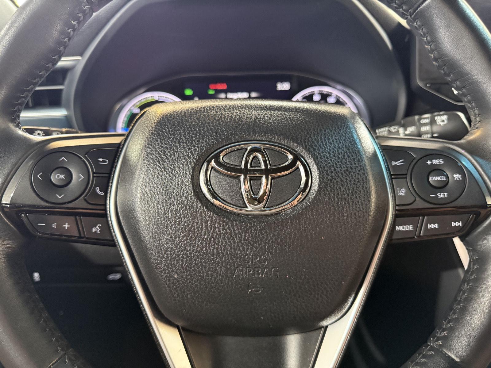 Vehicle photo 12
