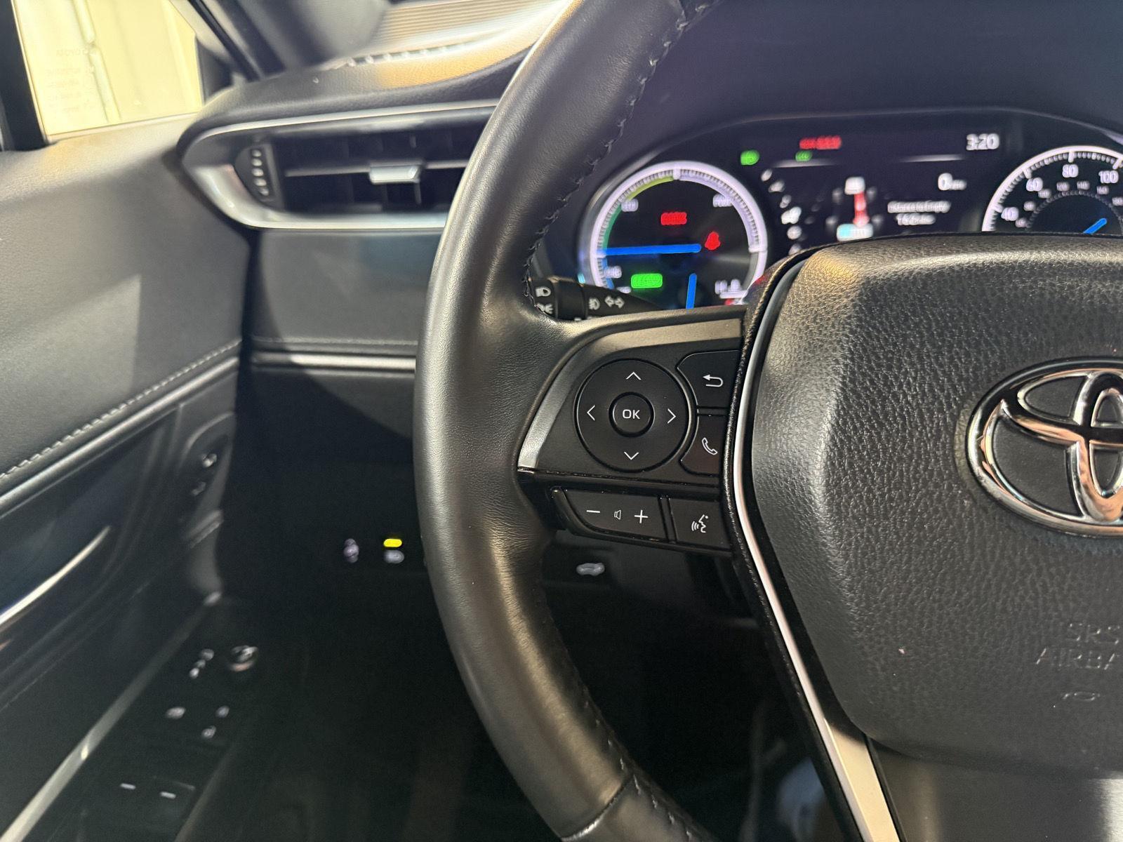 Vehicle photo 13