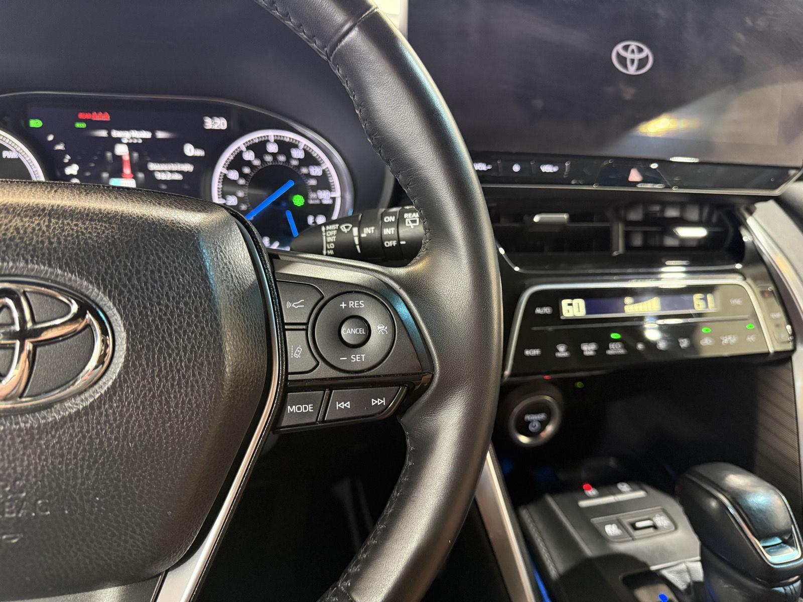 Vehicle photo 14