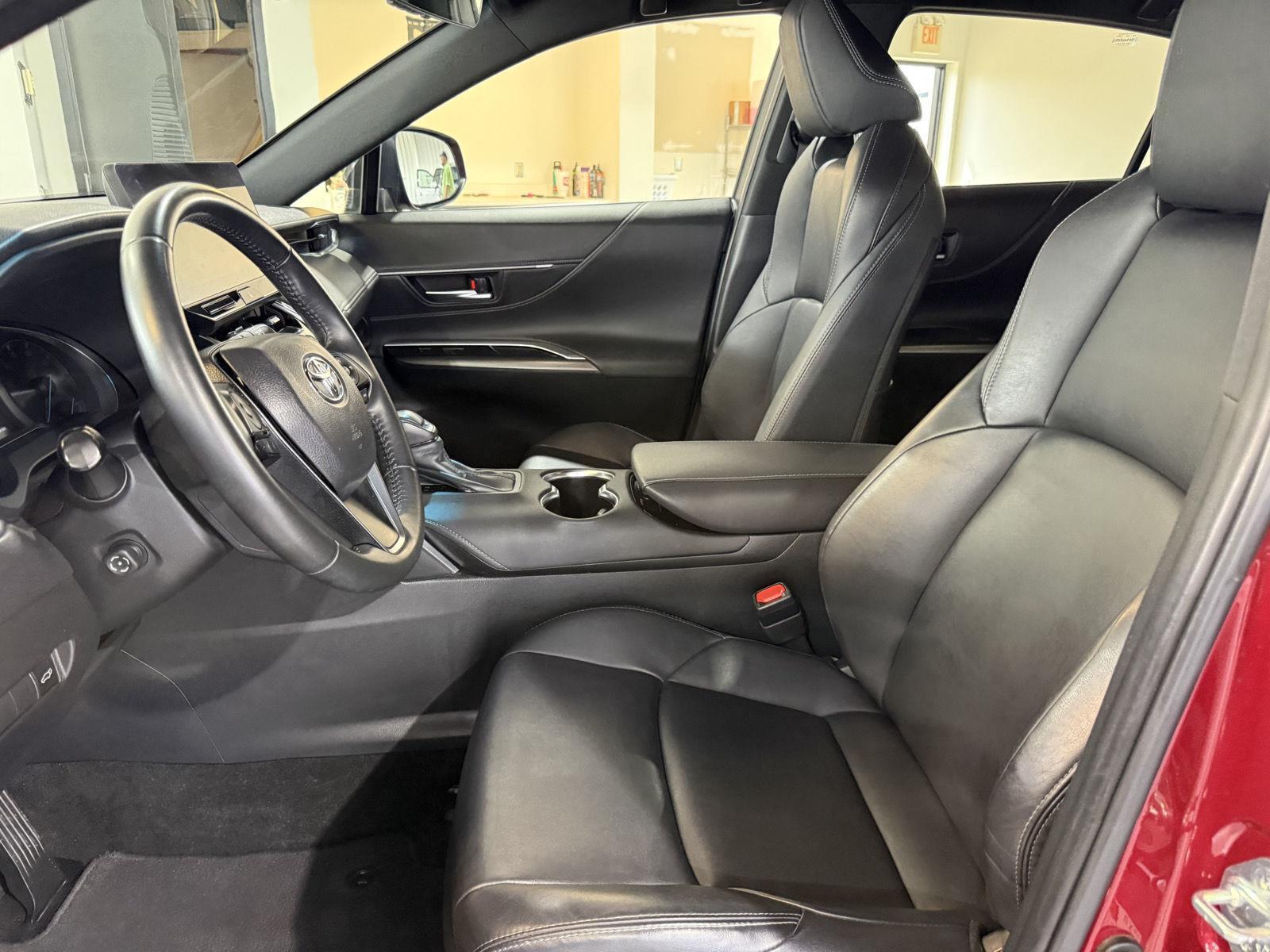 Vehicle photo 17