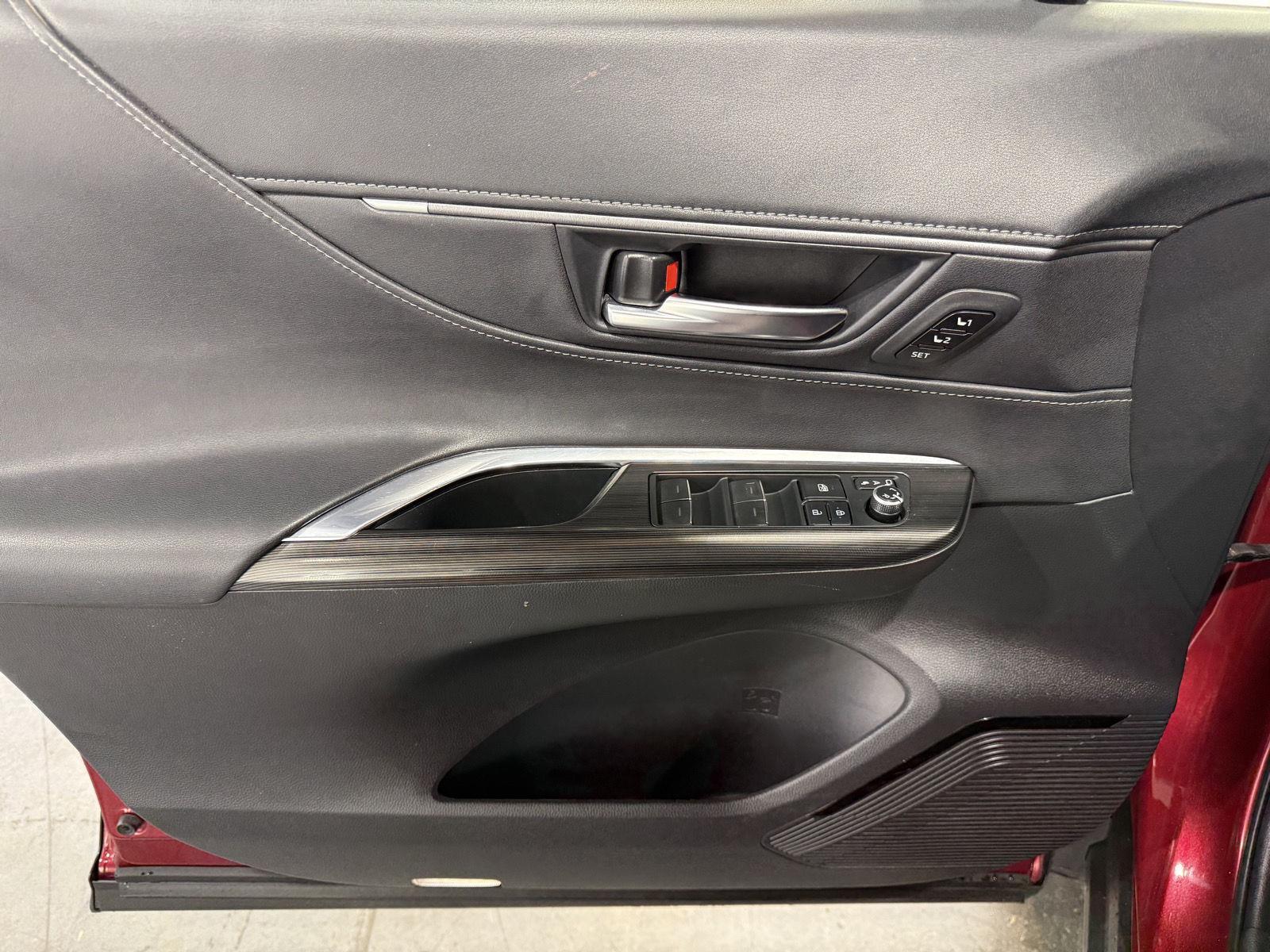 Vehicle photo 20