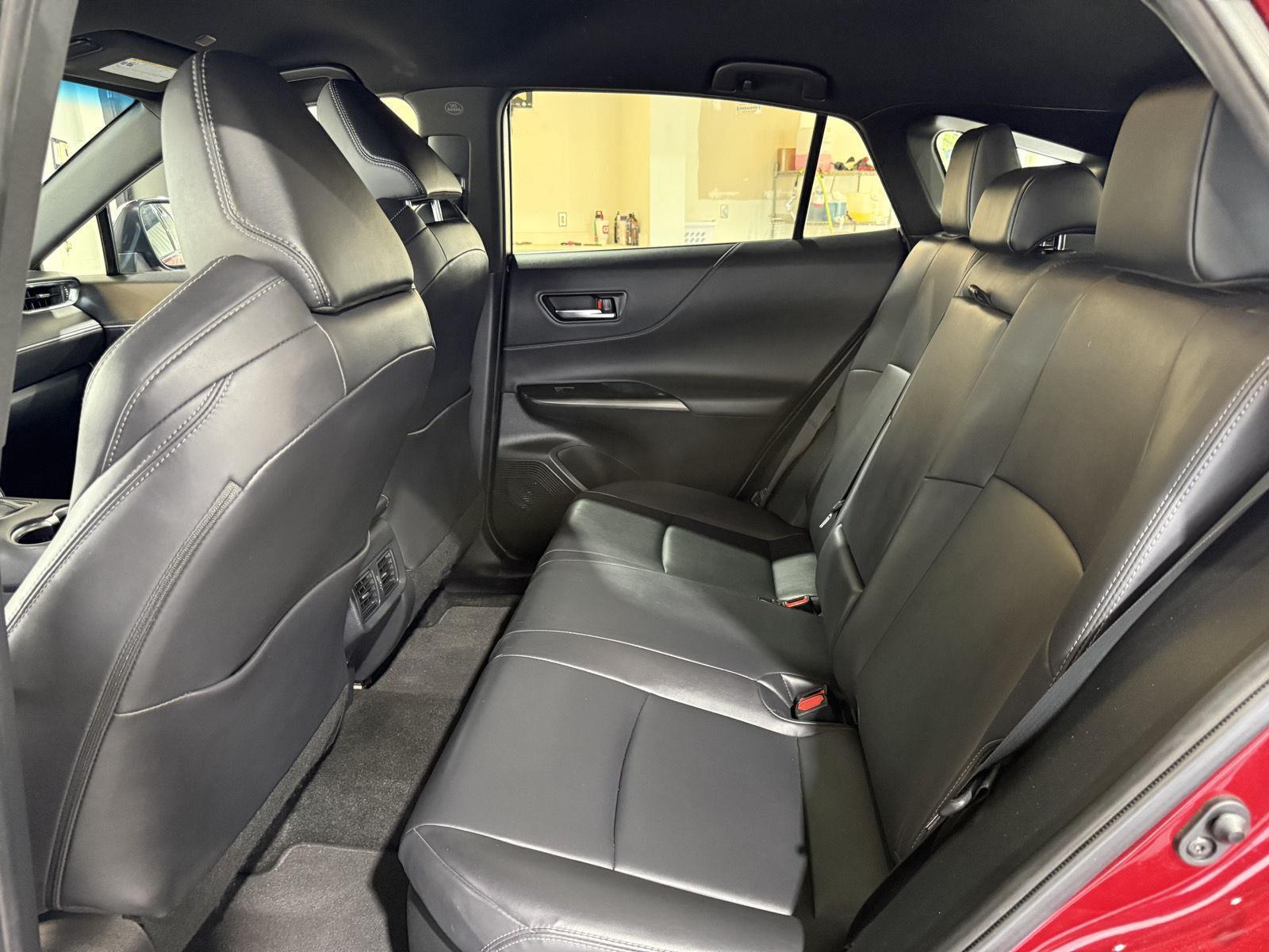 Vehicle photo 23