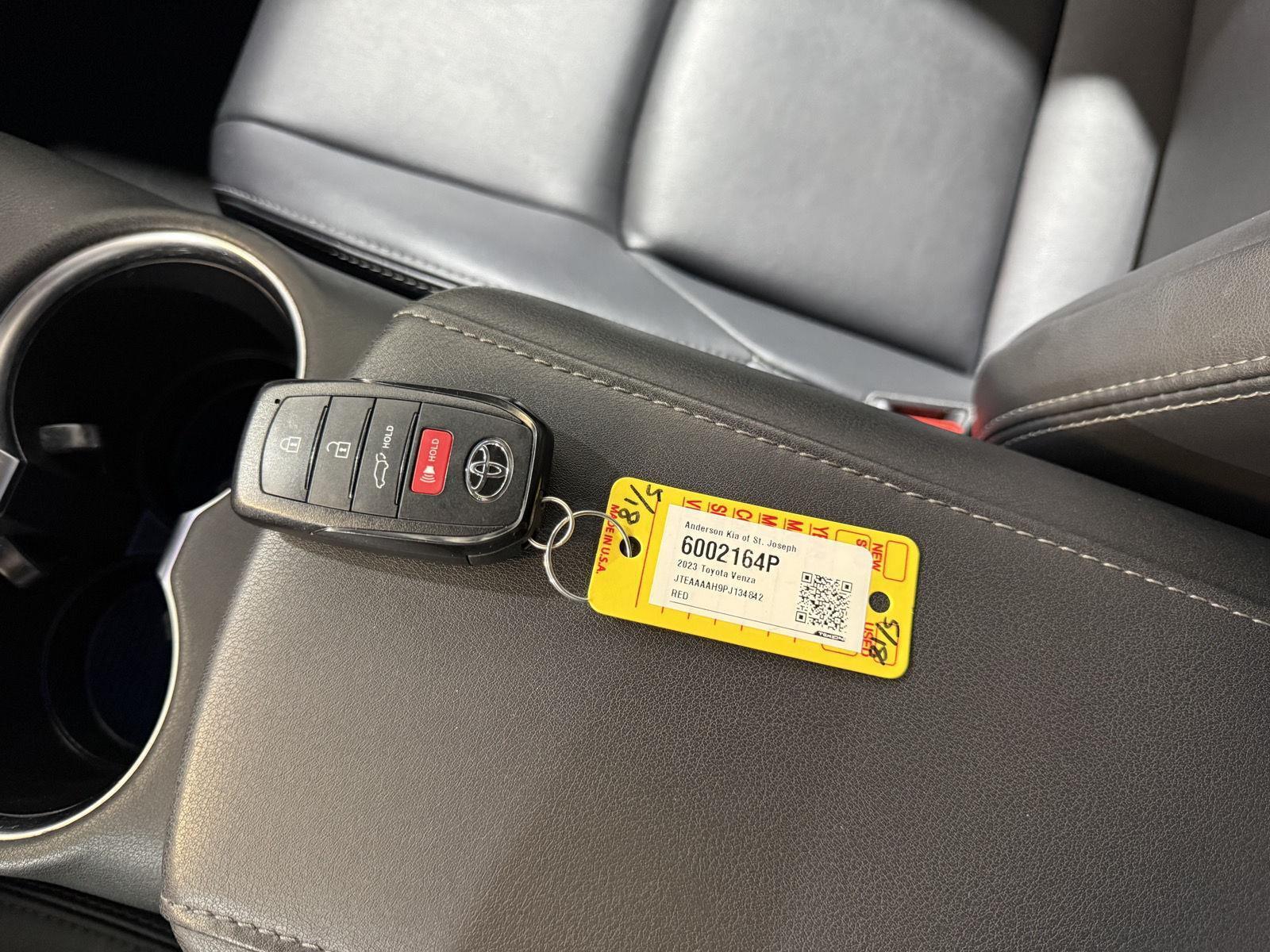 Vehicle photo 37