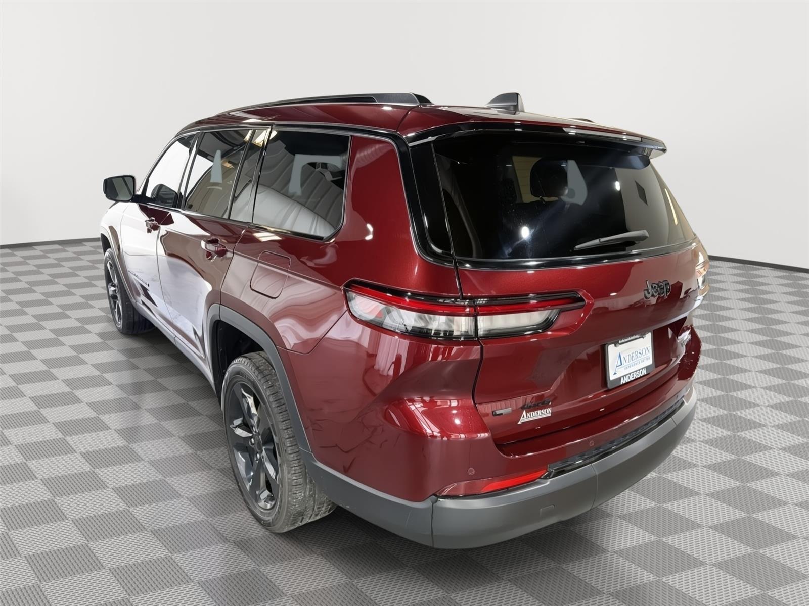 Used 2023 Jeep Grand Cherokee L for sale in St. Joseph MO