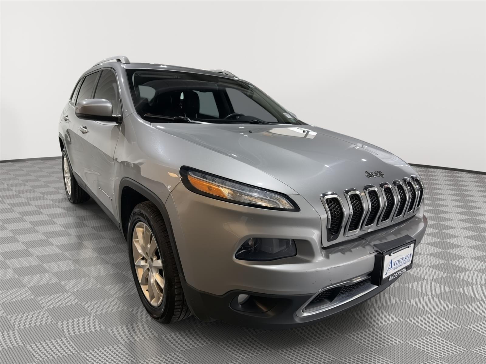 Vehicle photo 5