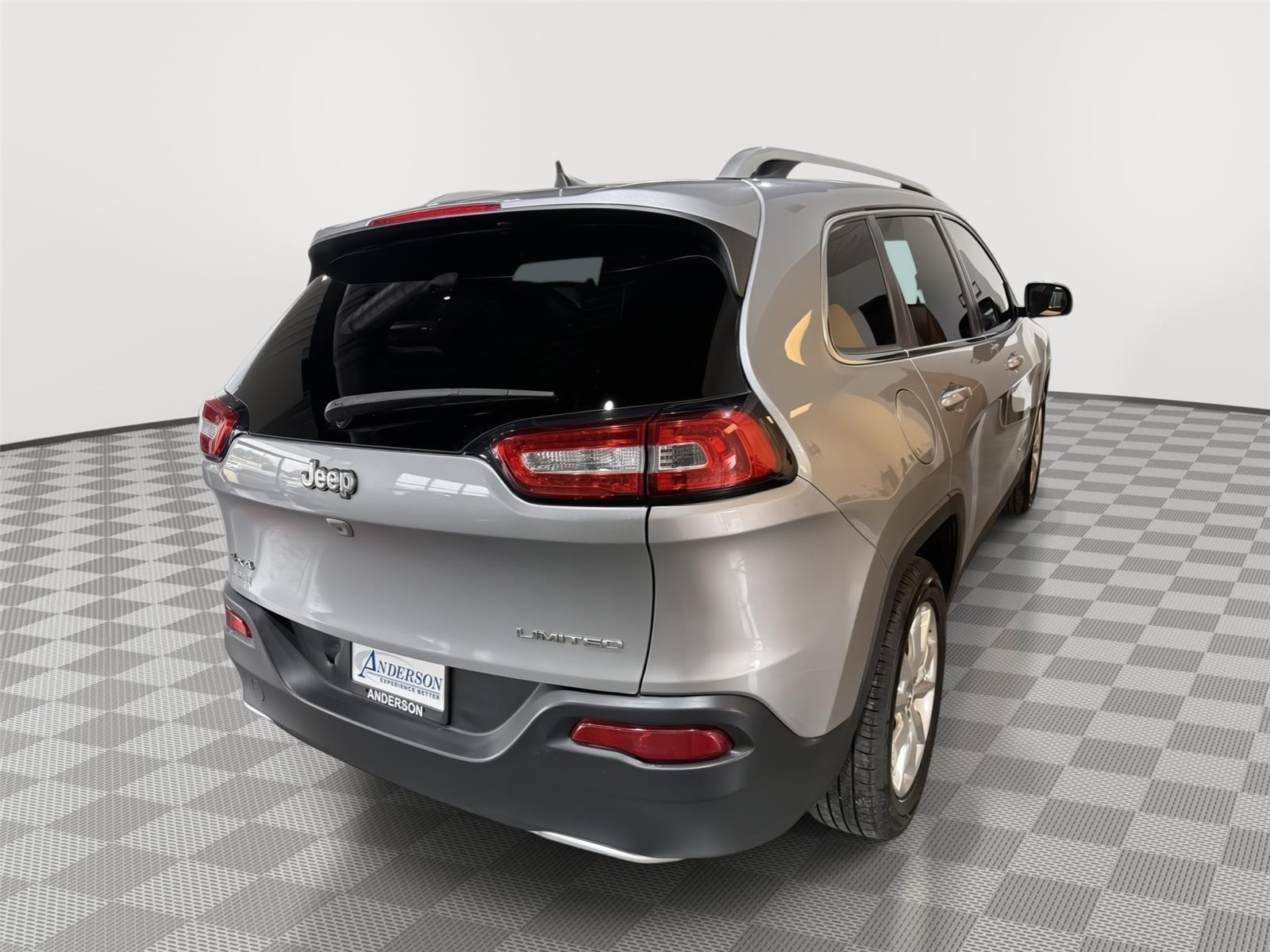 Vehicle photo 7