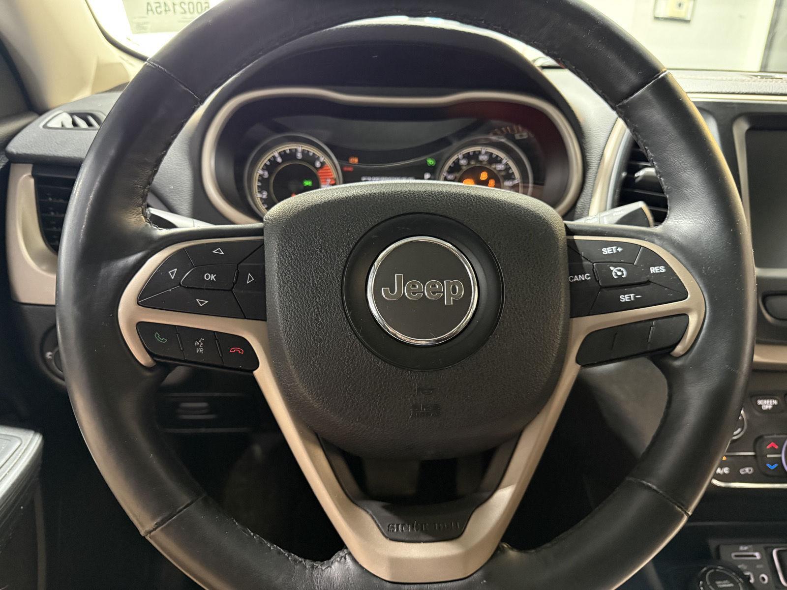 Vehicle photo 11