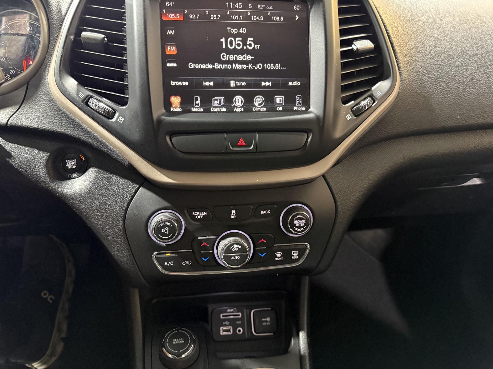 Vehicle photo 29