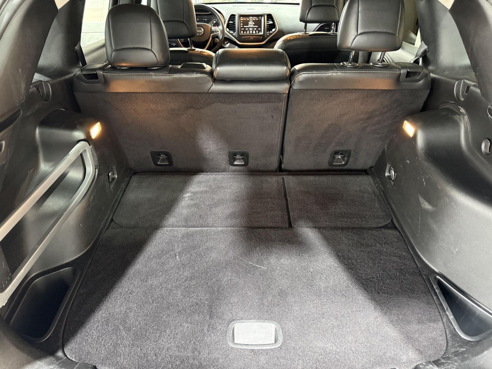 Vehicle photo 36
