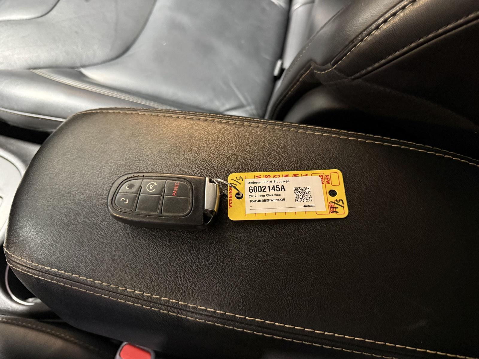 Vehicle photo 37