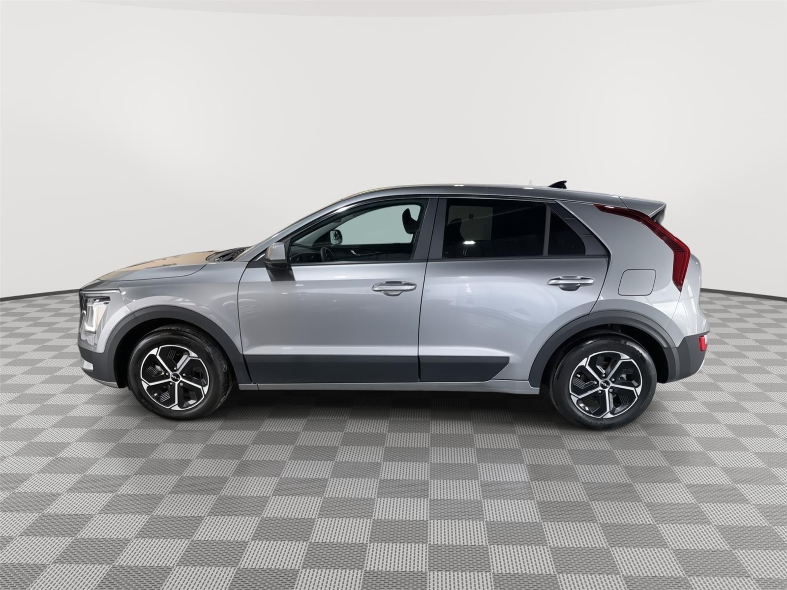 Used 2023 Kia Niro LX with VIN KNDCP3LE1P5089947 for sale in Kansas City
