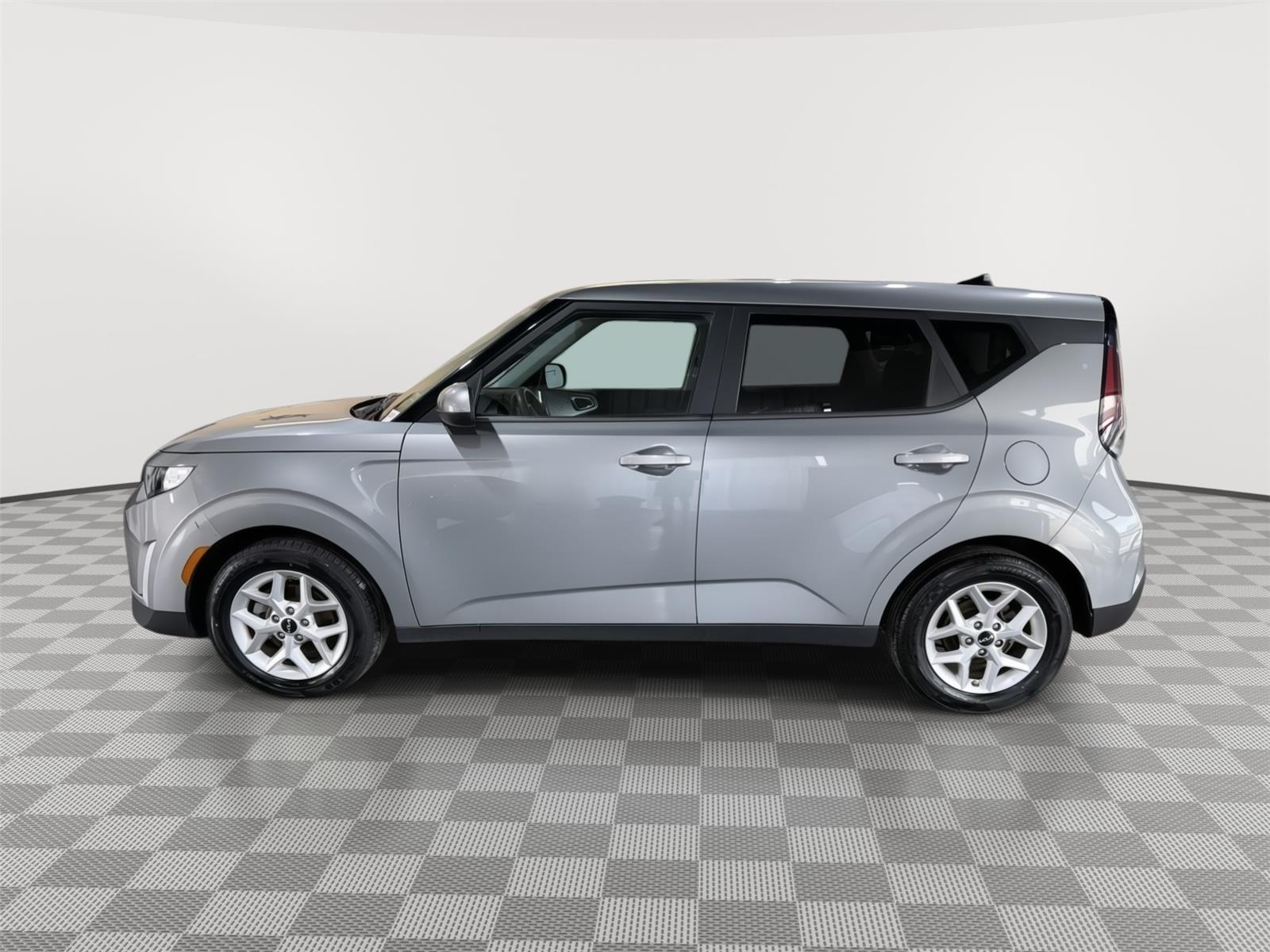 Used 2024 Kia Soul LX with VIN KNDJ23AU2R7905054 for sale in Kansas City