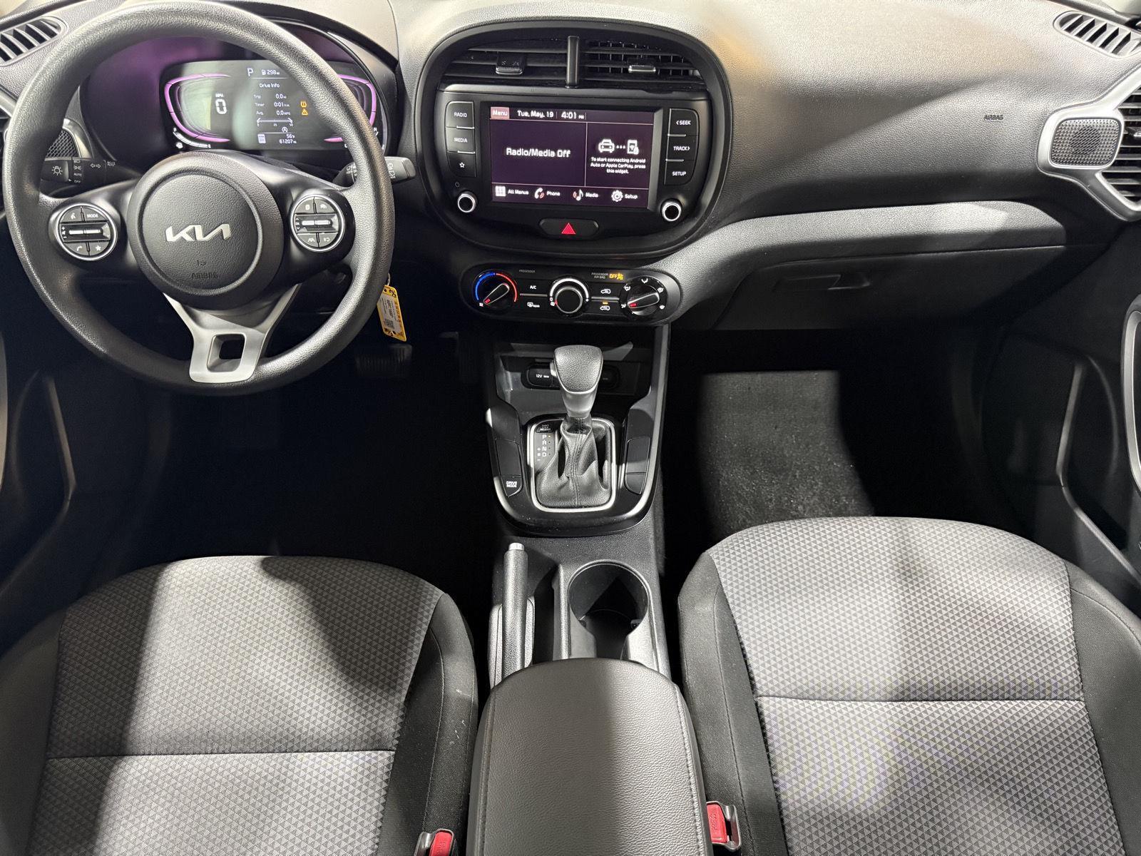 Vehicle photo 15