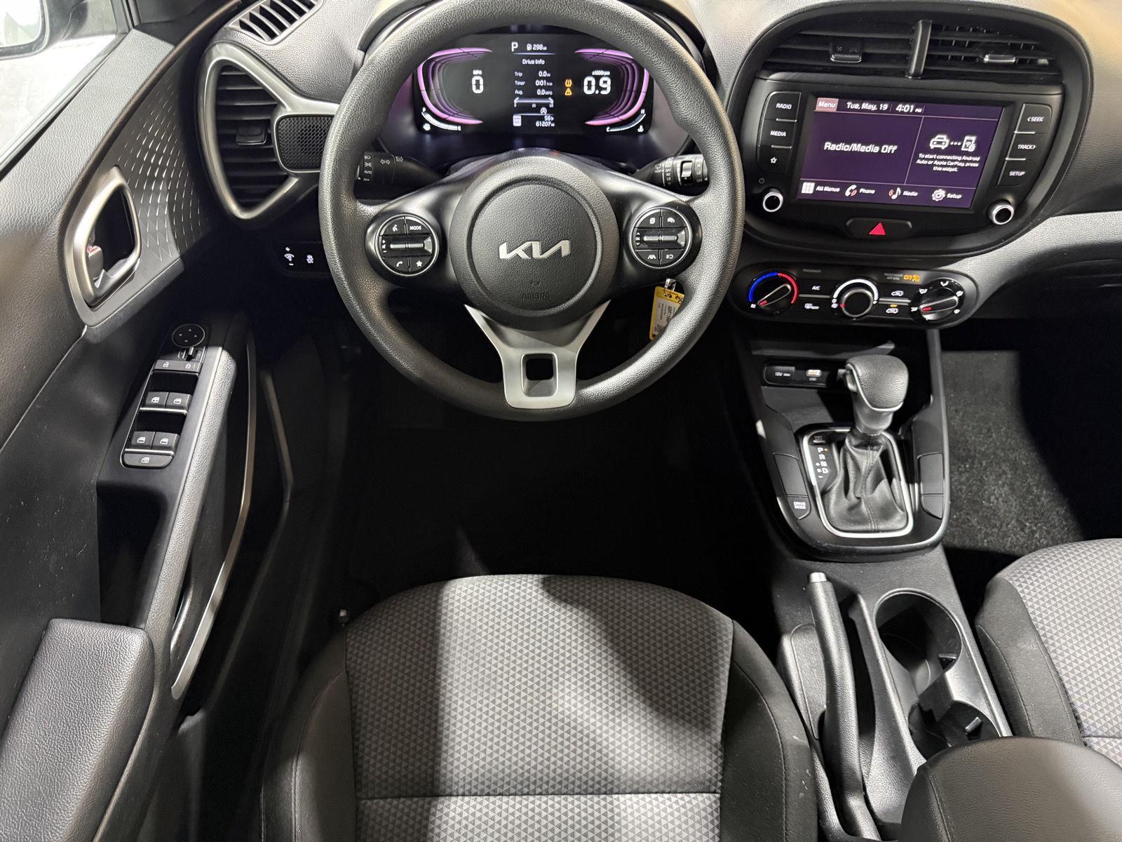 Vehicle photo 16