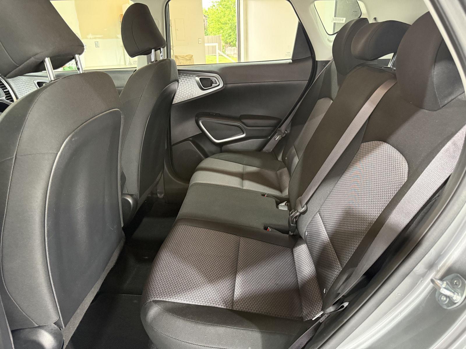 Vehicle photo 22