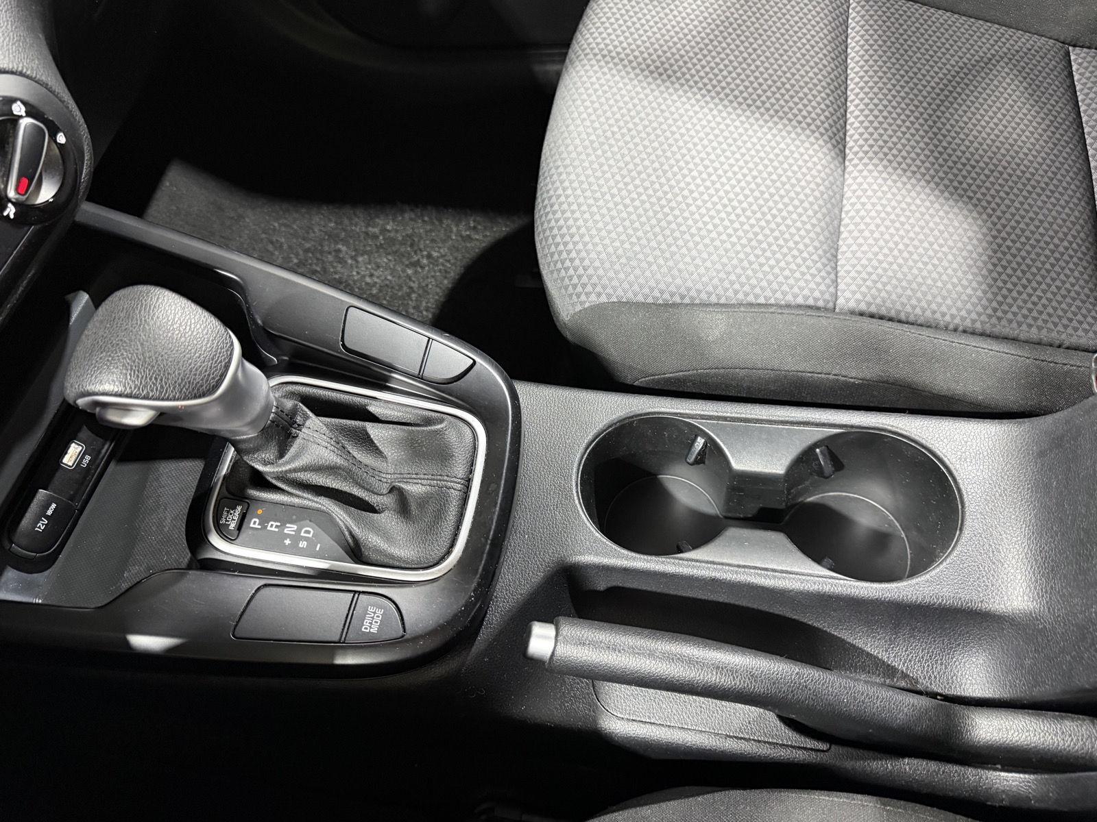 Vehicle photo 29