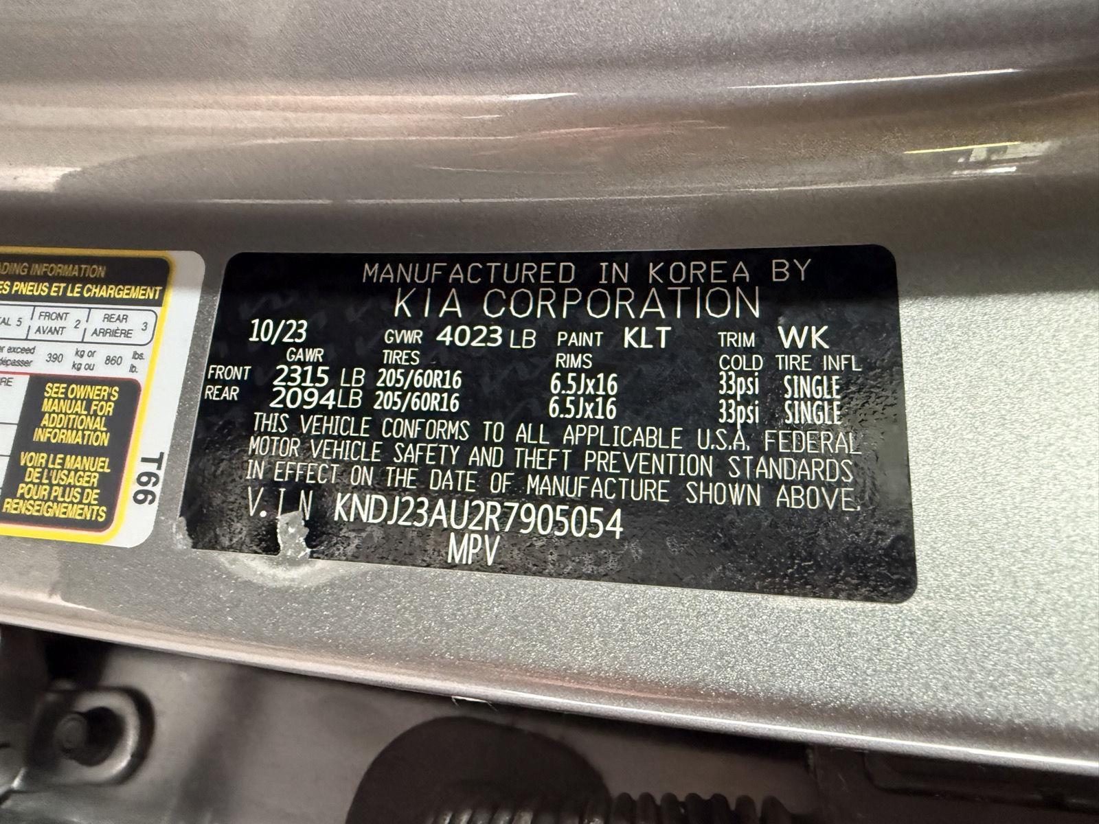 Vehicle photo 30