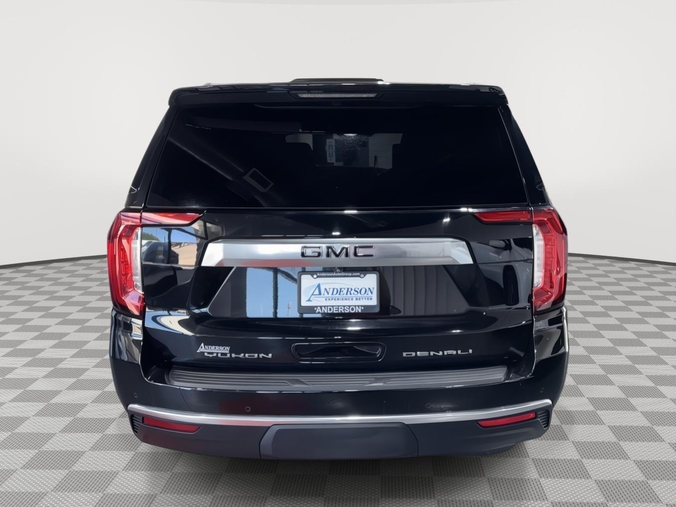 Vehicle photo 8