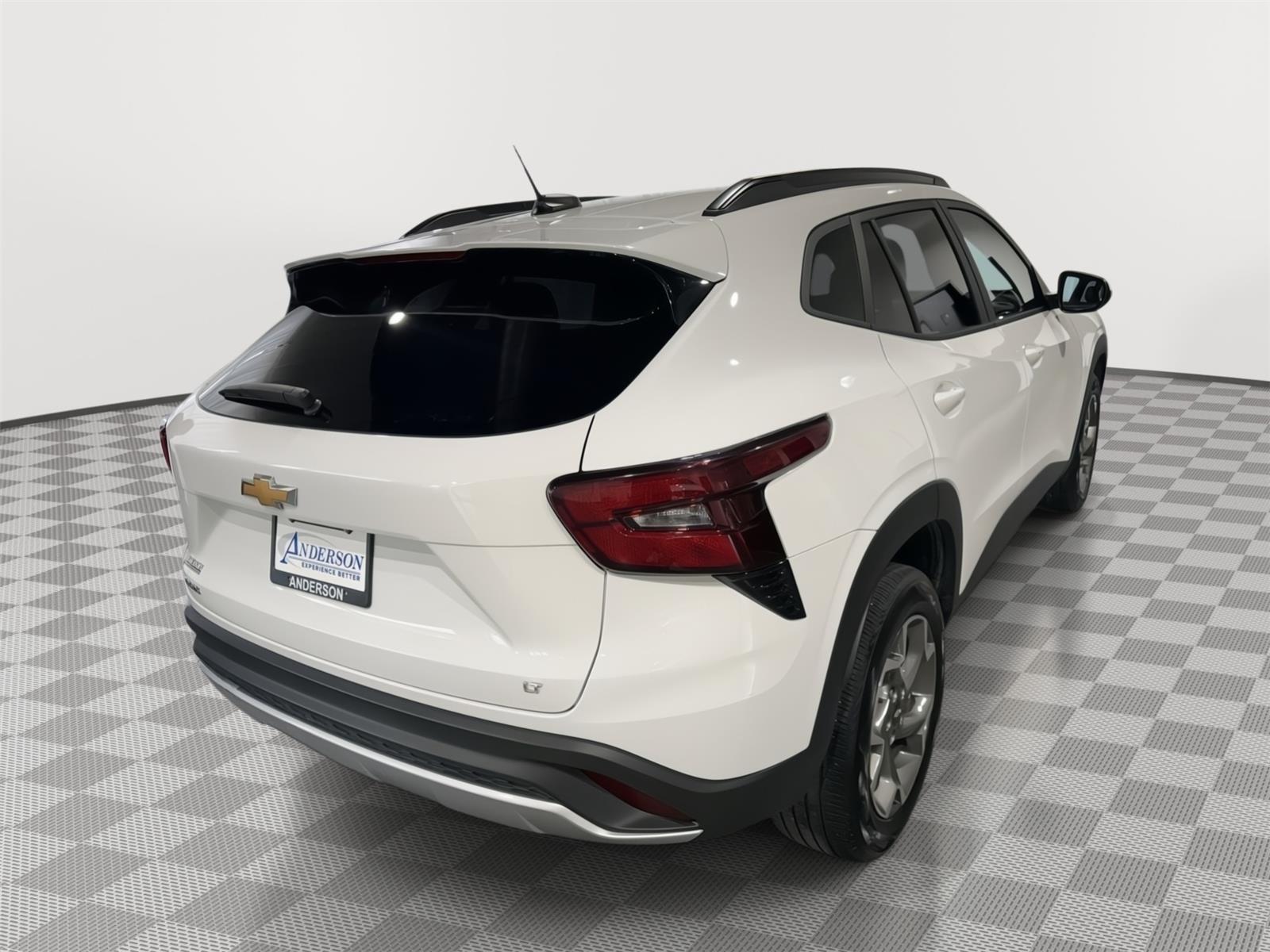 Vehicle photo 7