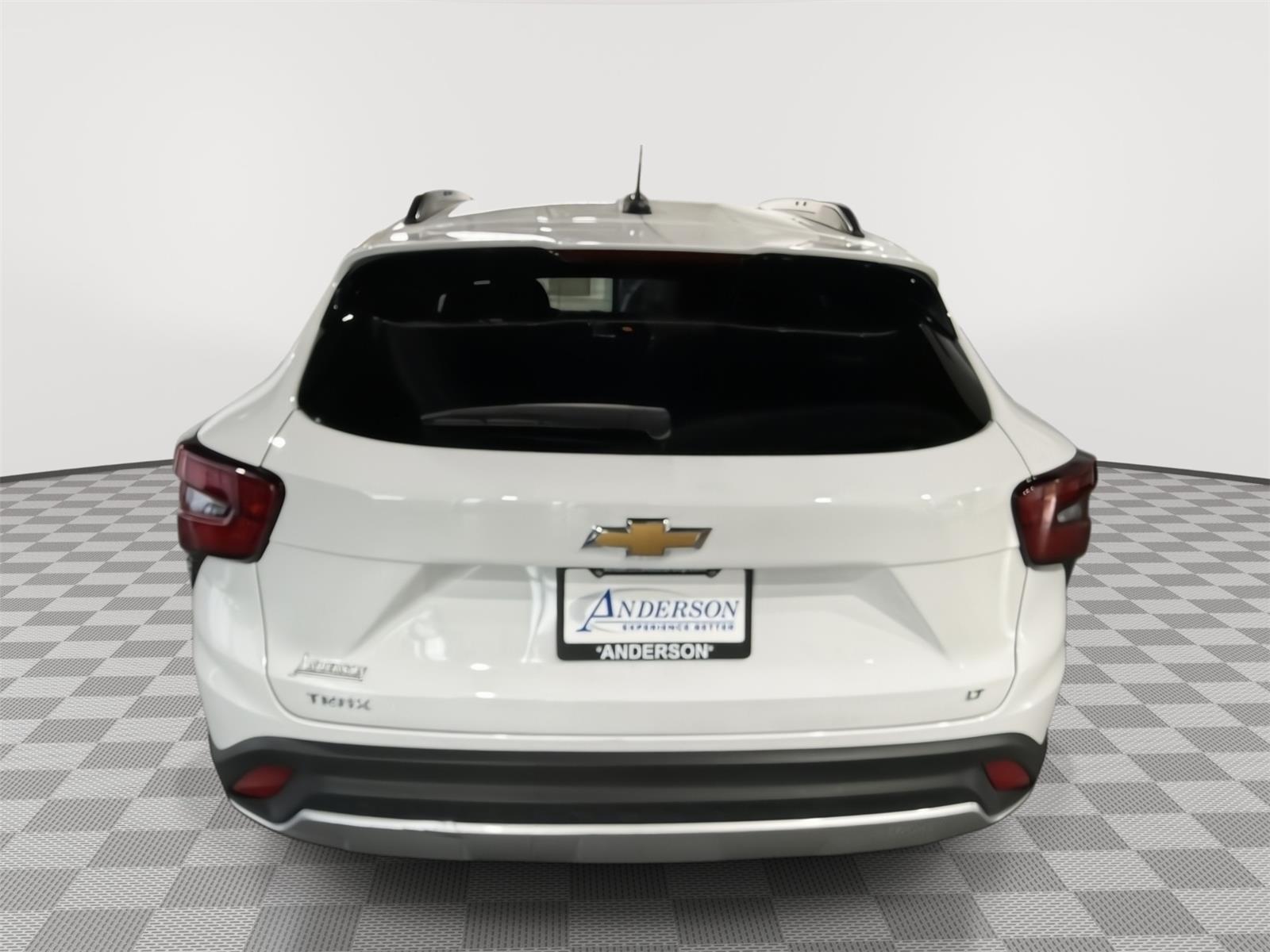 Vehicle photo 8