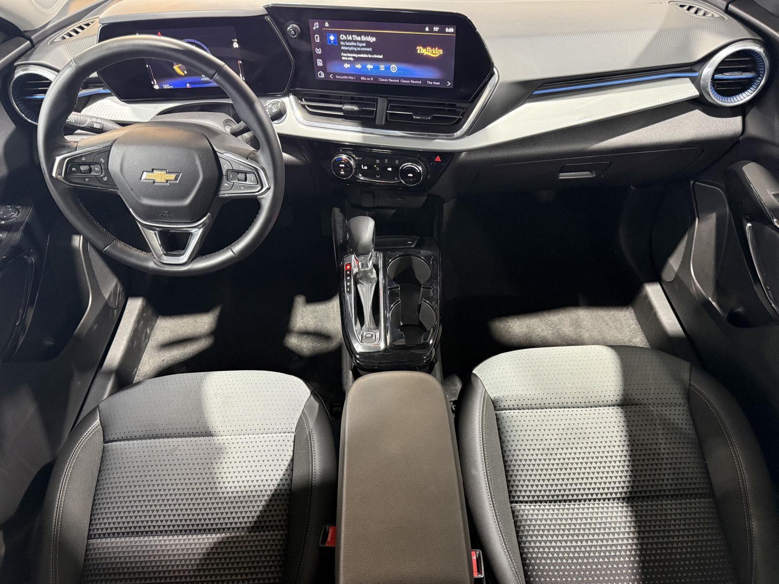 Vehicle photo 15