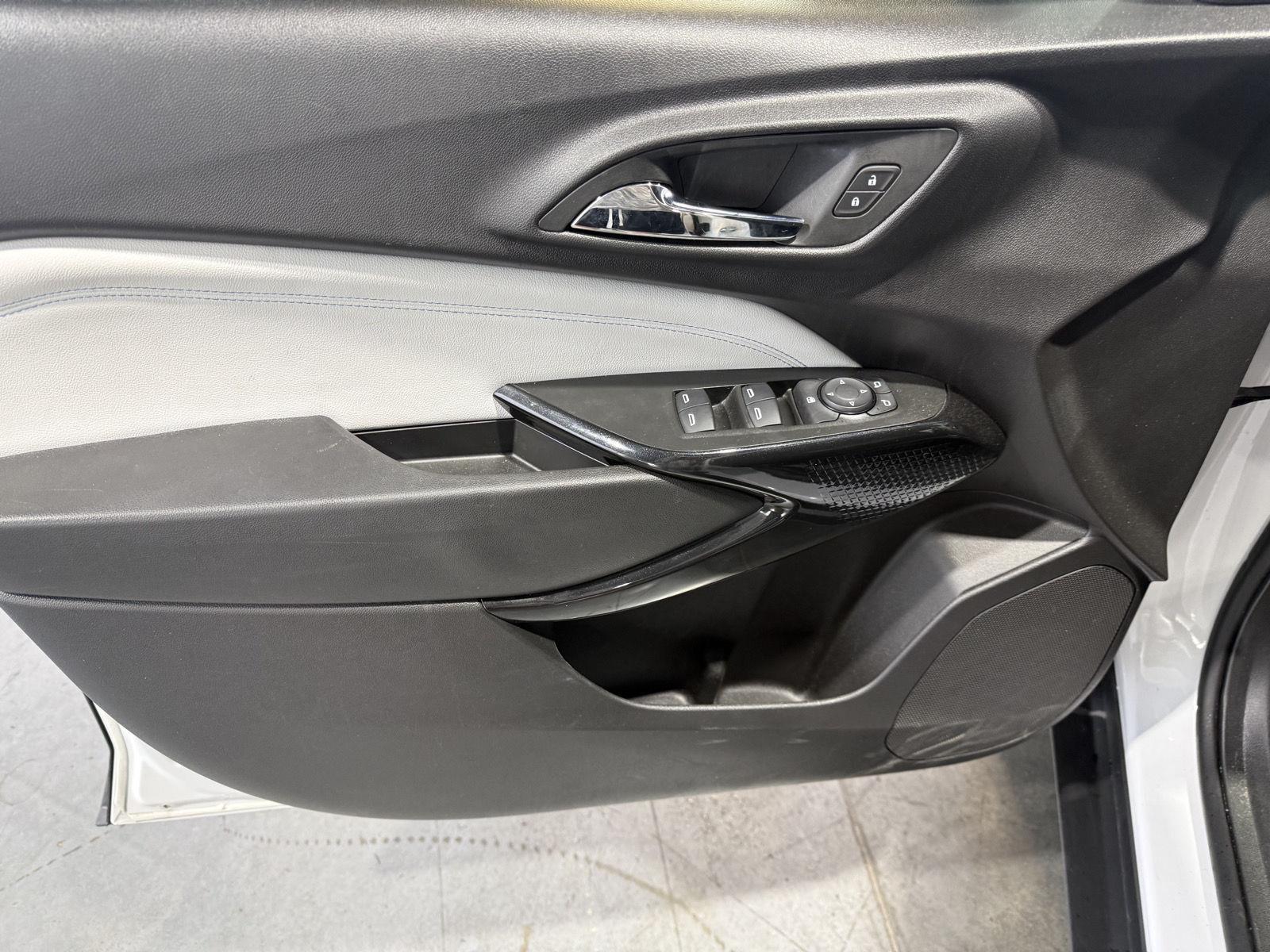 Vehicle photo 20