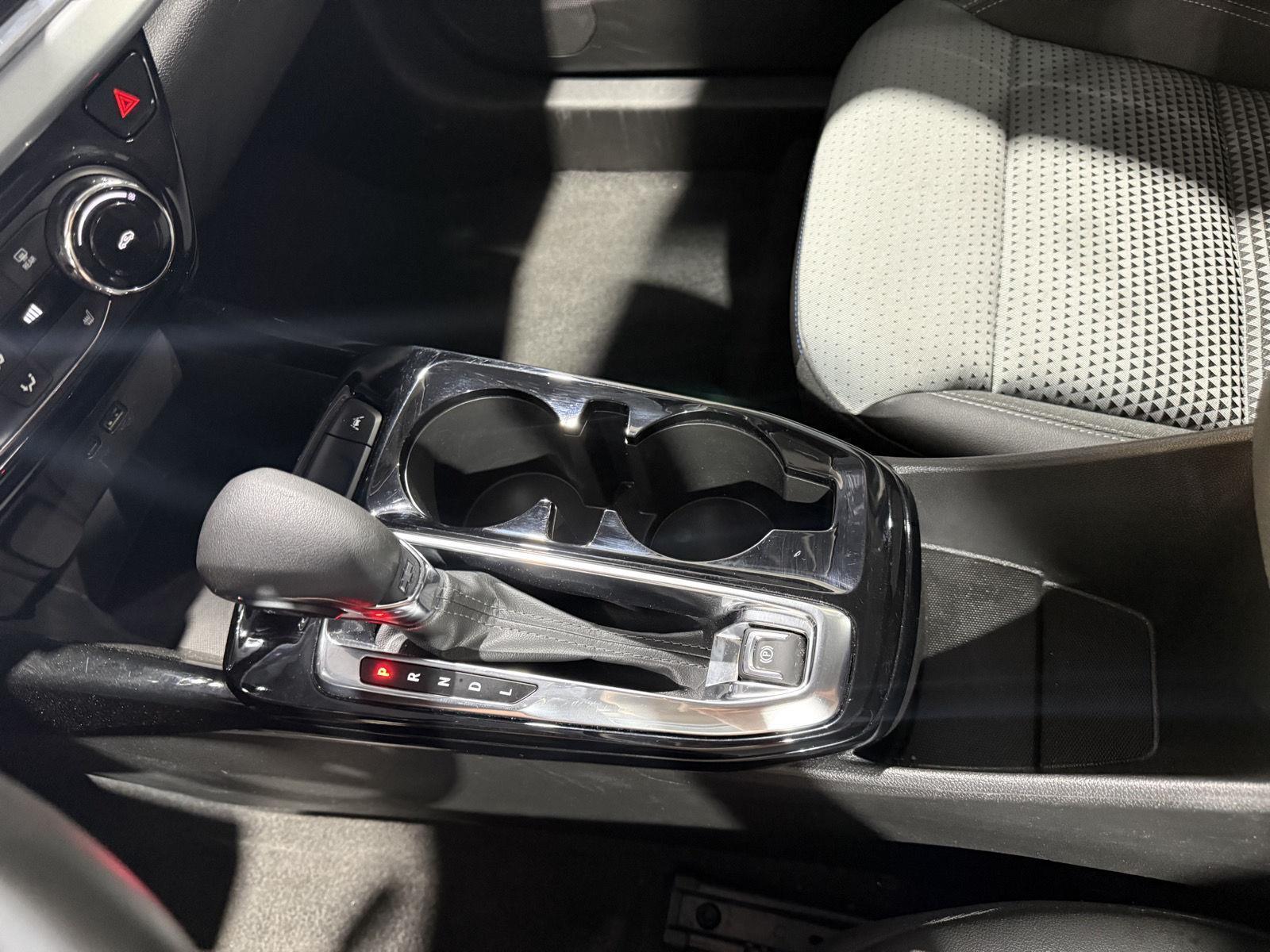 Vehicle photo 30