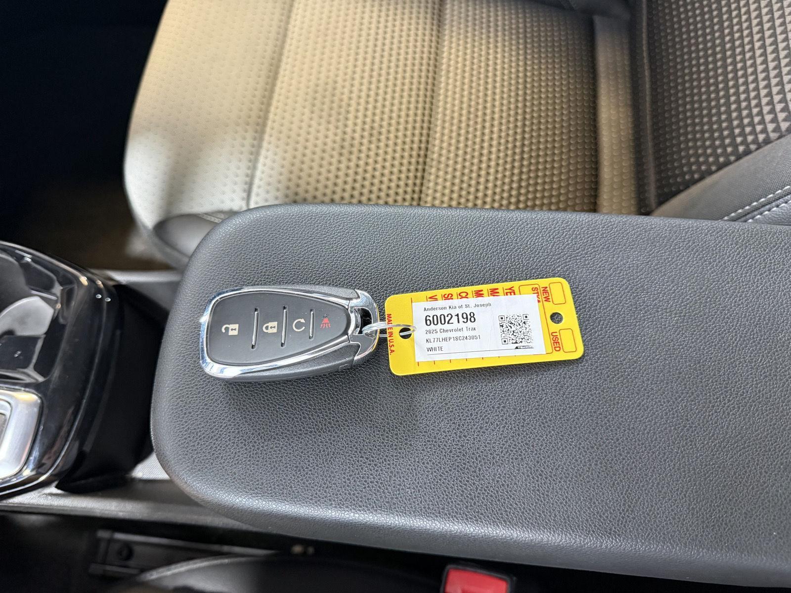 Vehicle photo 34