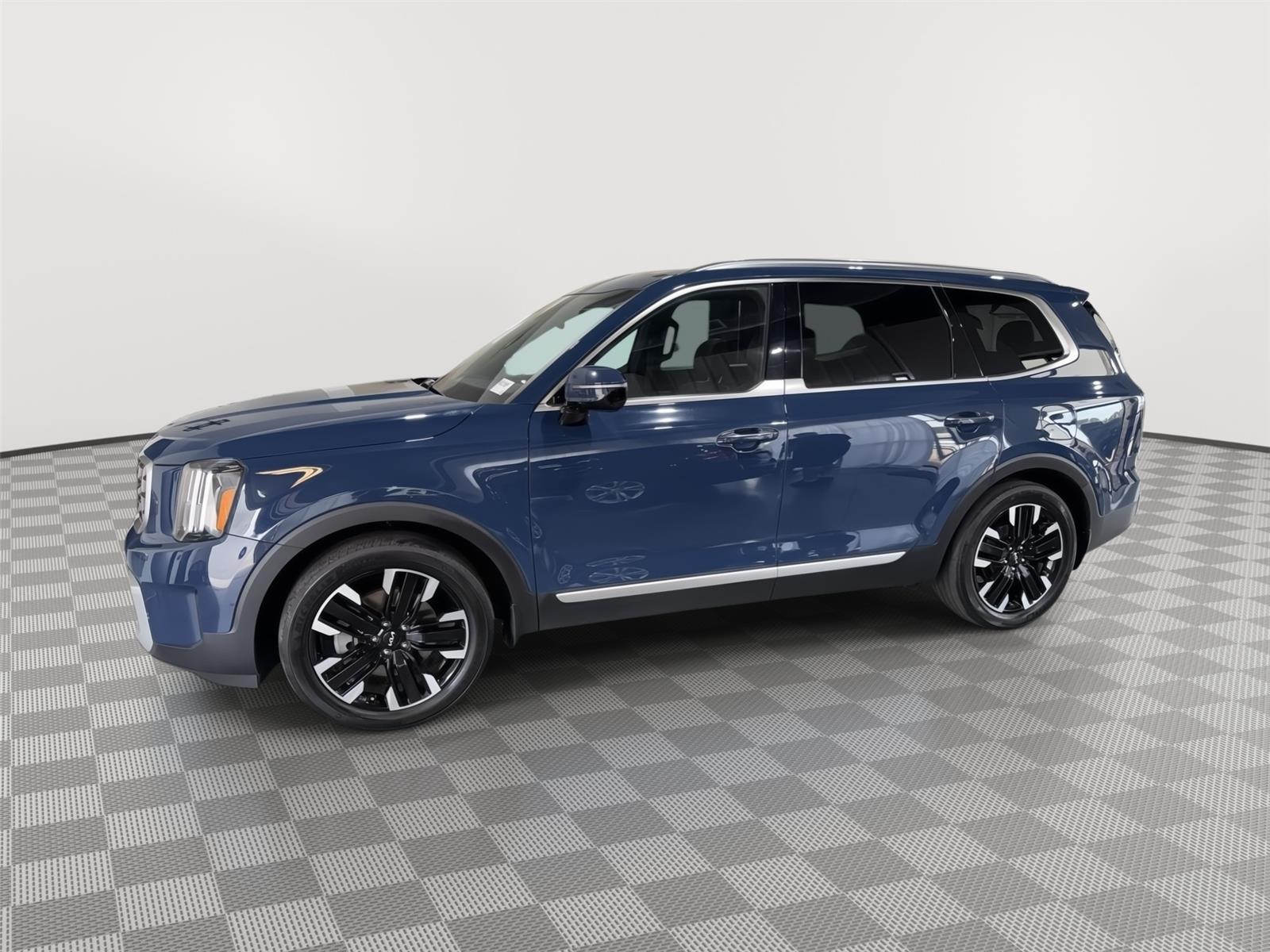 Used 2024 Kia Telluride SX with VIN 5XYP5DGC0RG543394 for sale in Kansas City