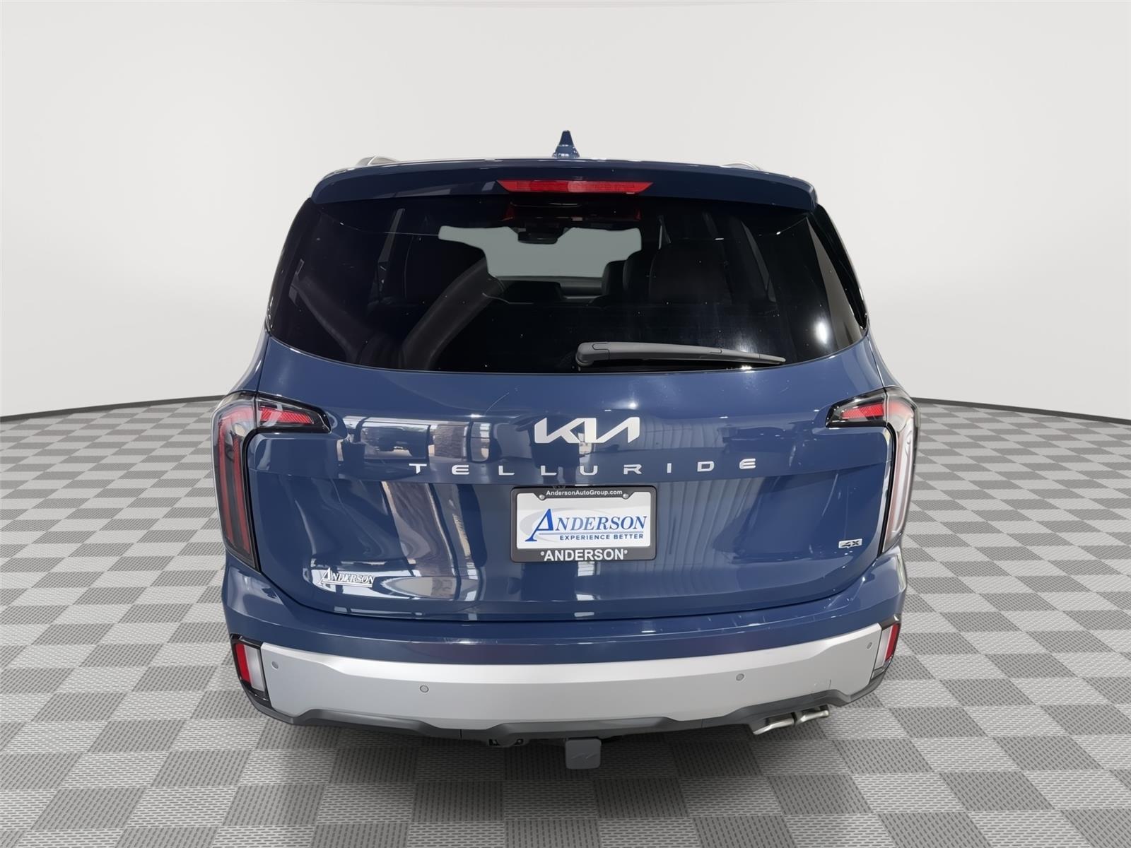 Vehicle photo 8