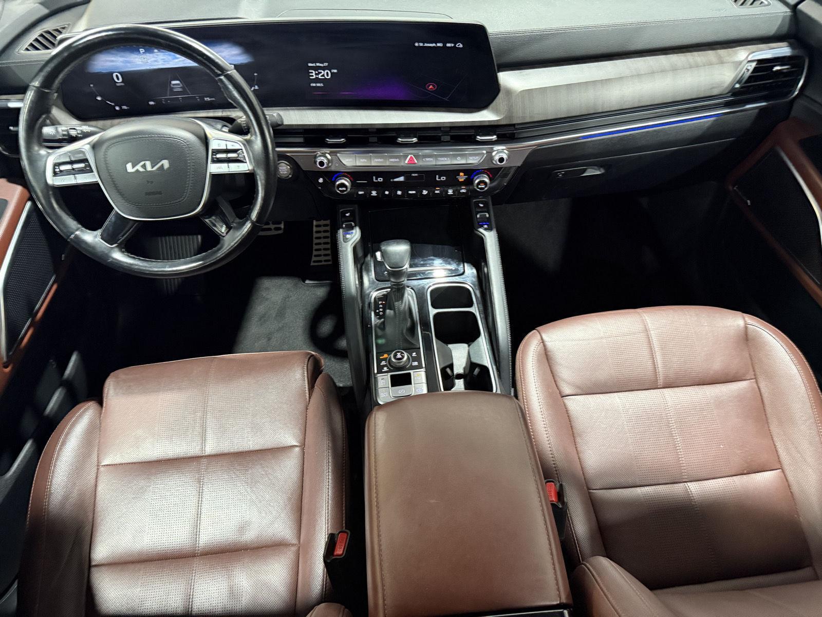 Vehicle photo 15