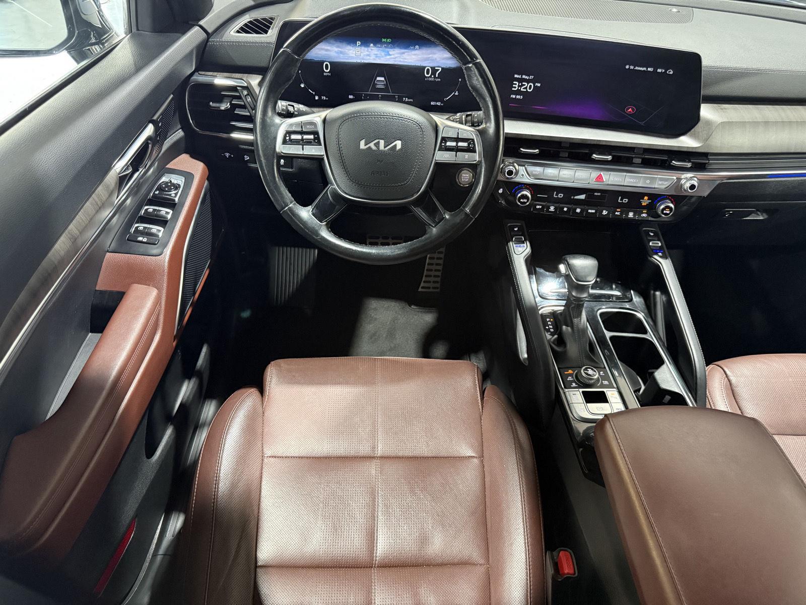 Vehicle photo 16