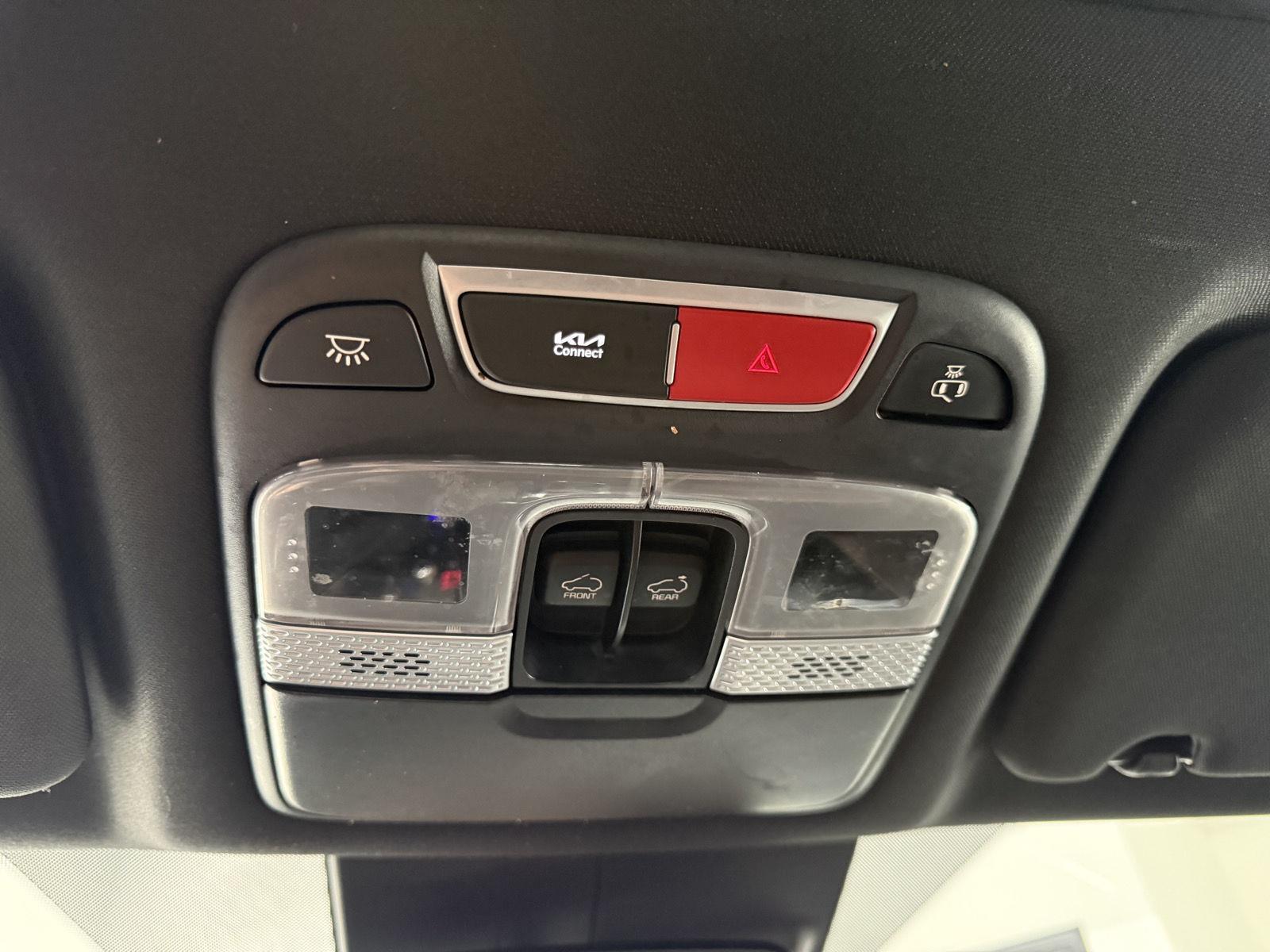 Vehicle photo 29